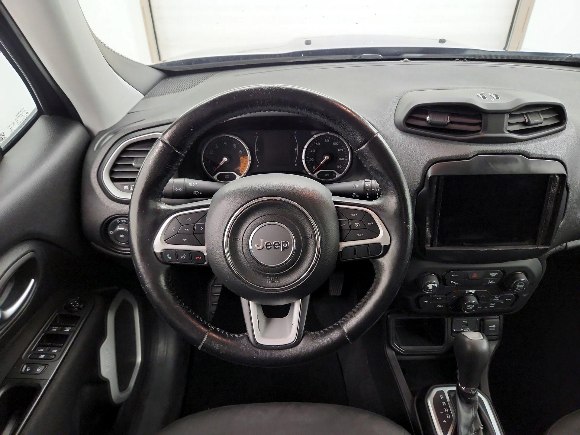 Thumbnail: 2018 Jeep Renegade - 10