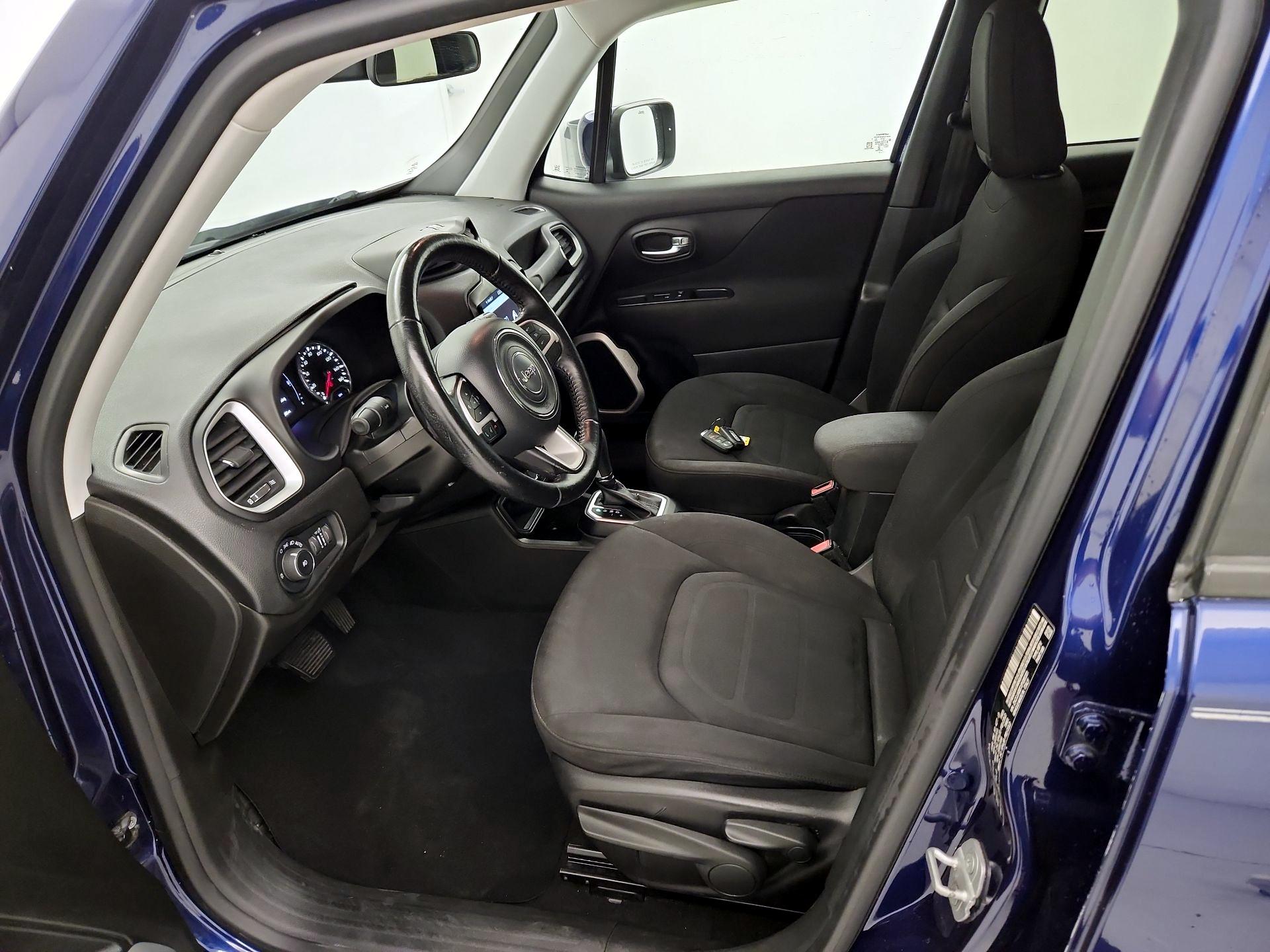 Thumbnail: 2018 Jeep Renegade - 11