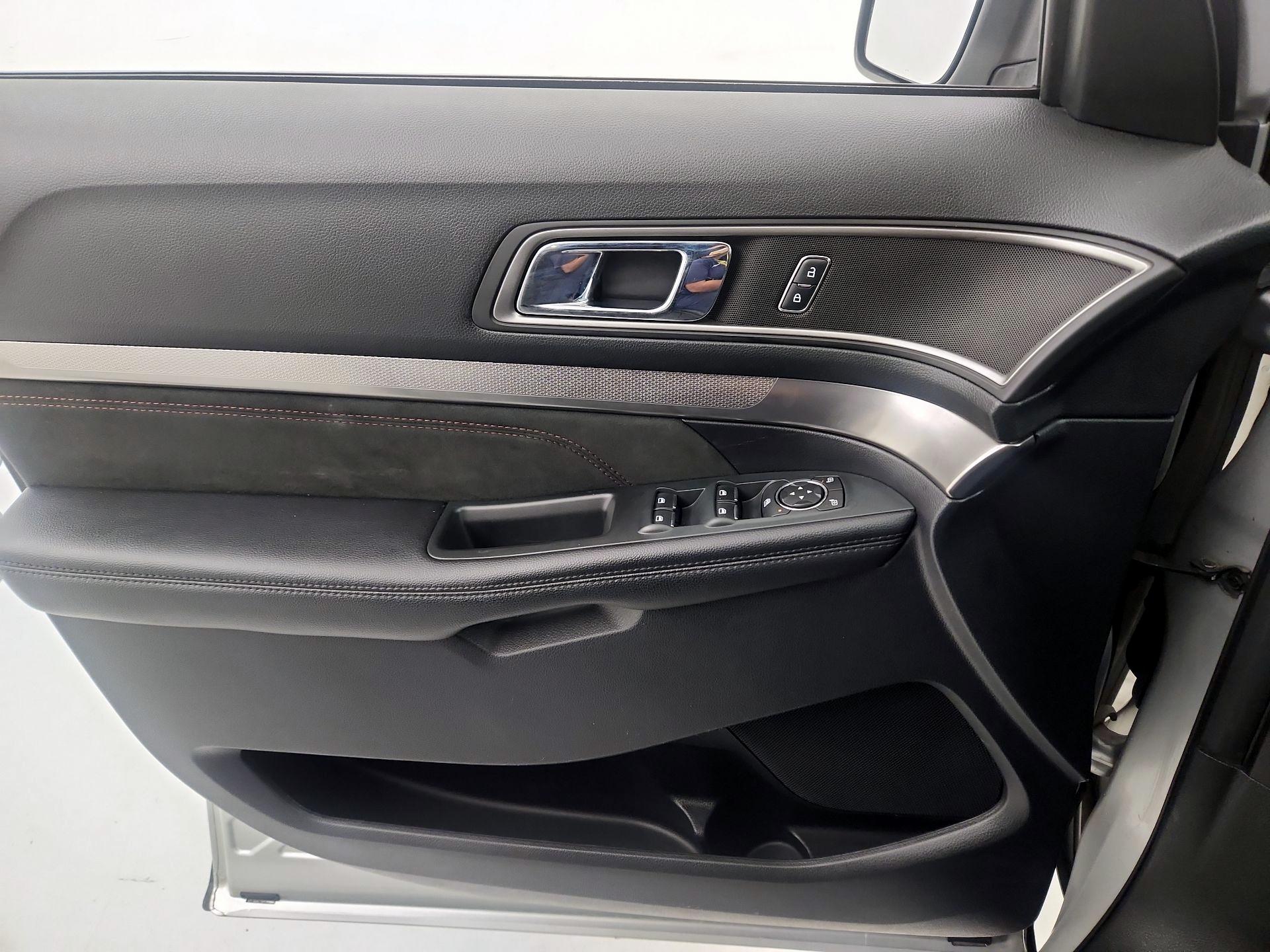 Thumbnail: 2019 Ford Explorer - 12