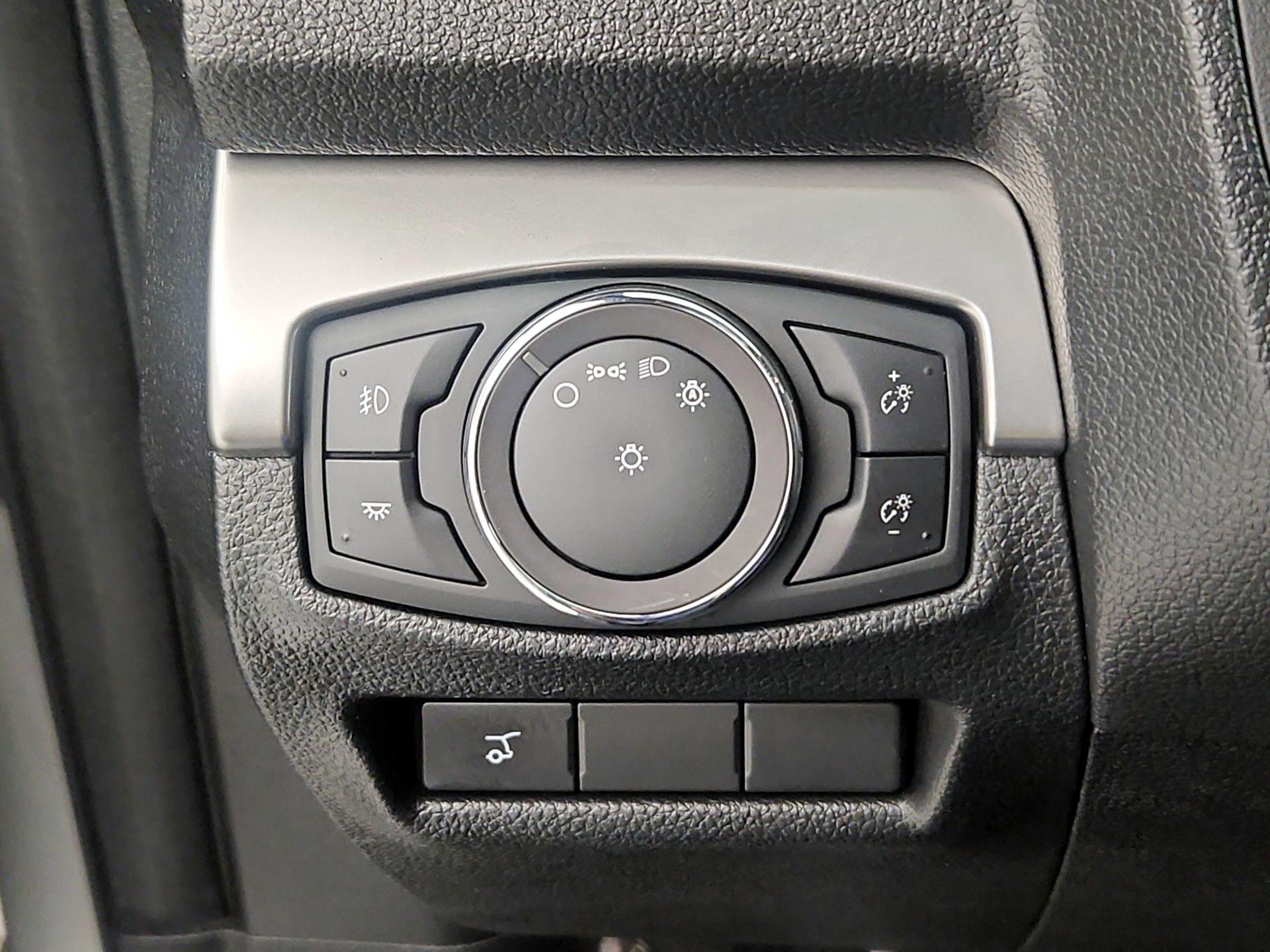 Thumbnail: 2019 Ford Explorer - 13