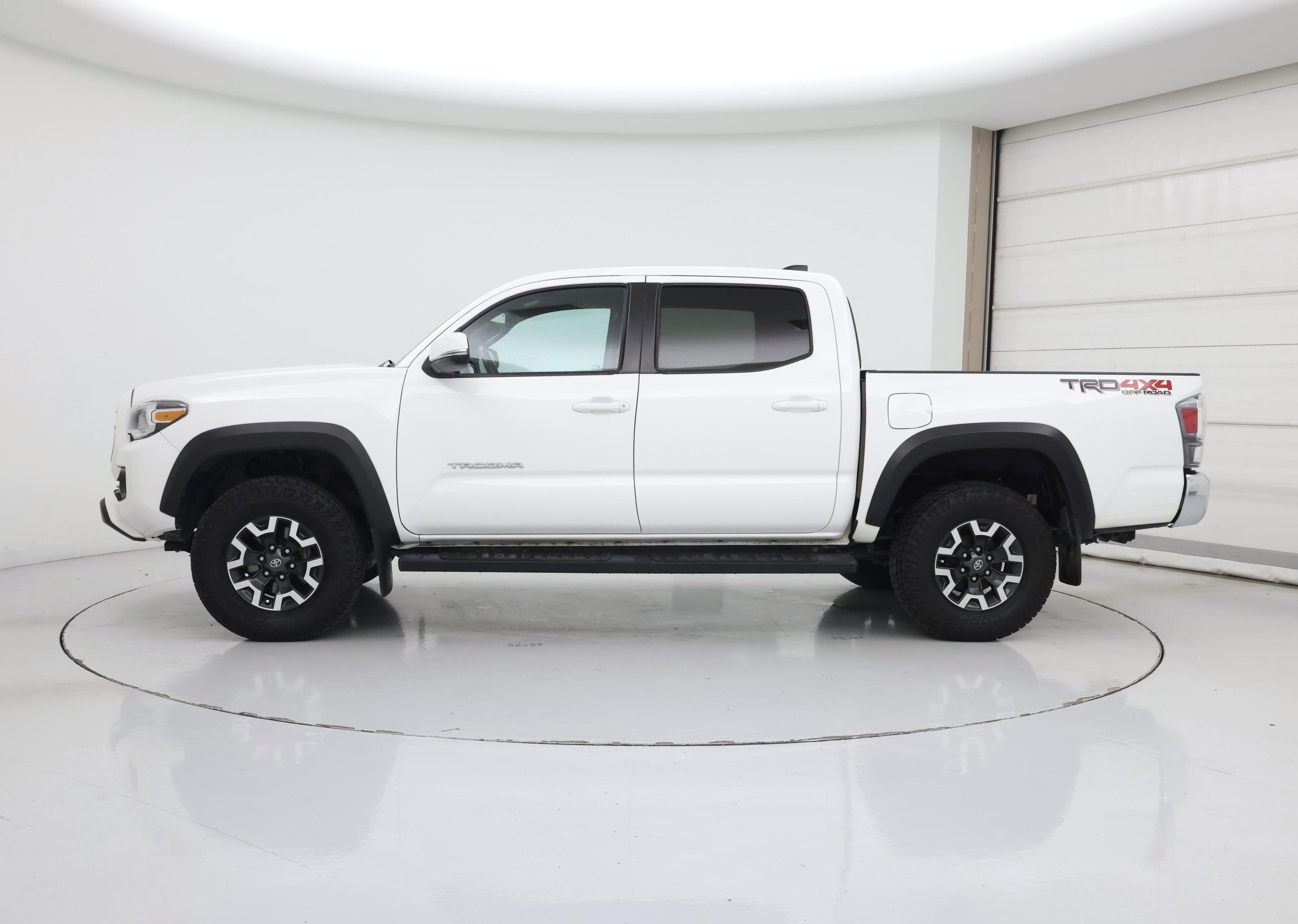 Thumbnail: 2022 Toyota Tacoma - 3