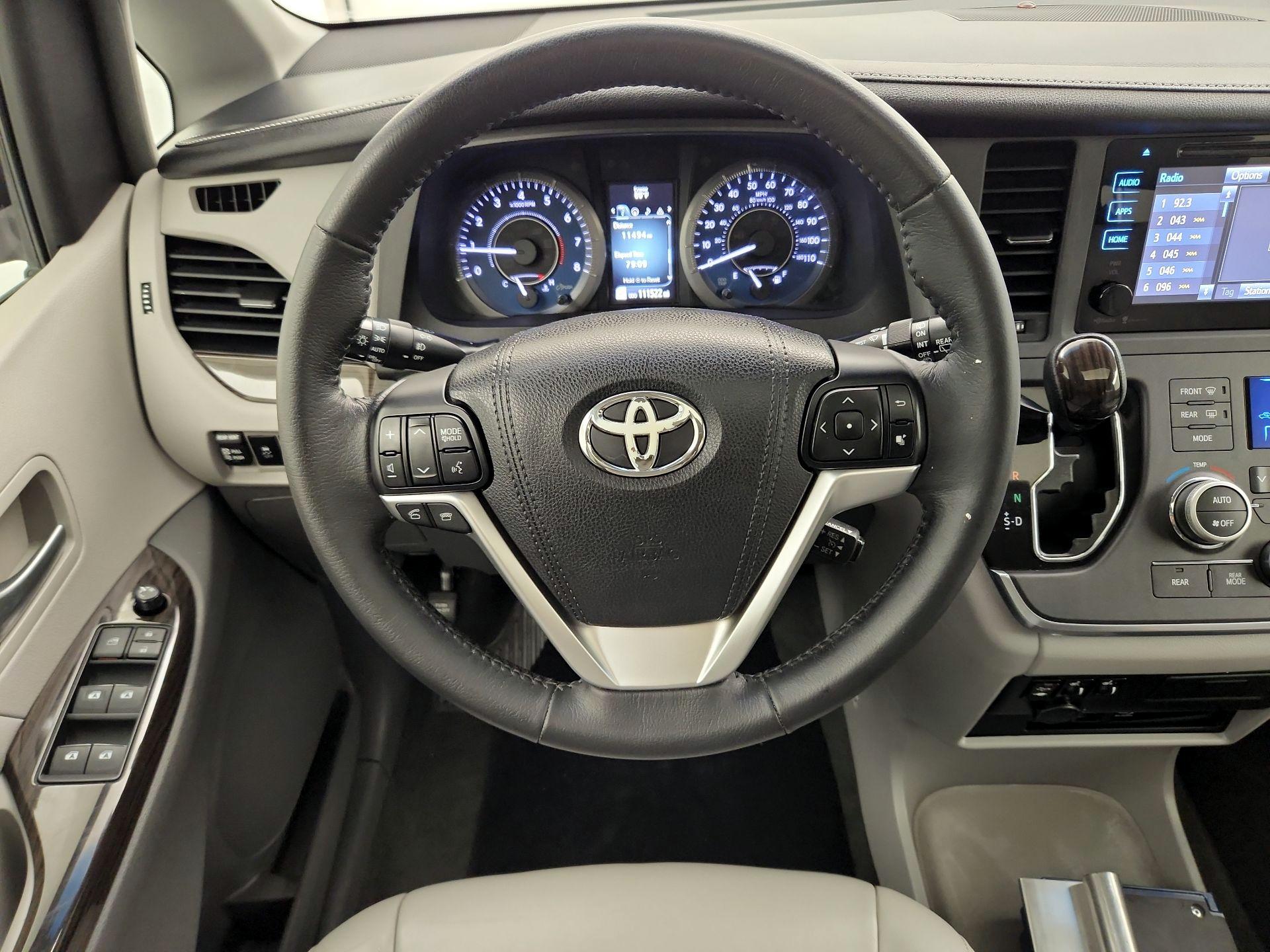Thumbnail: 2015 Toyota Sienna - 10