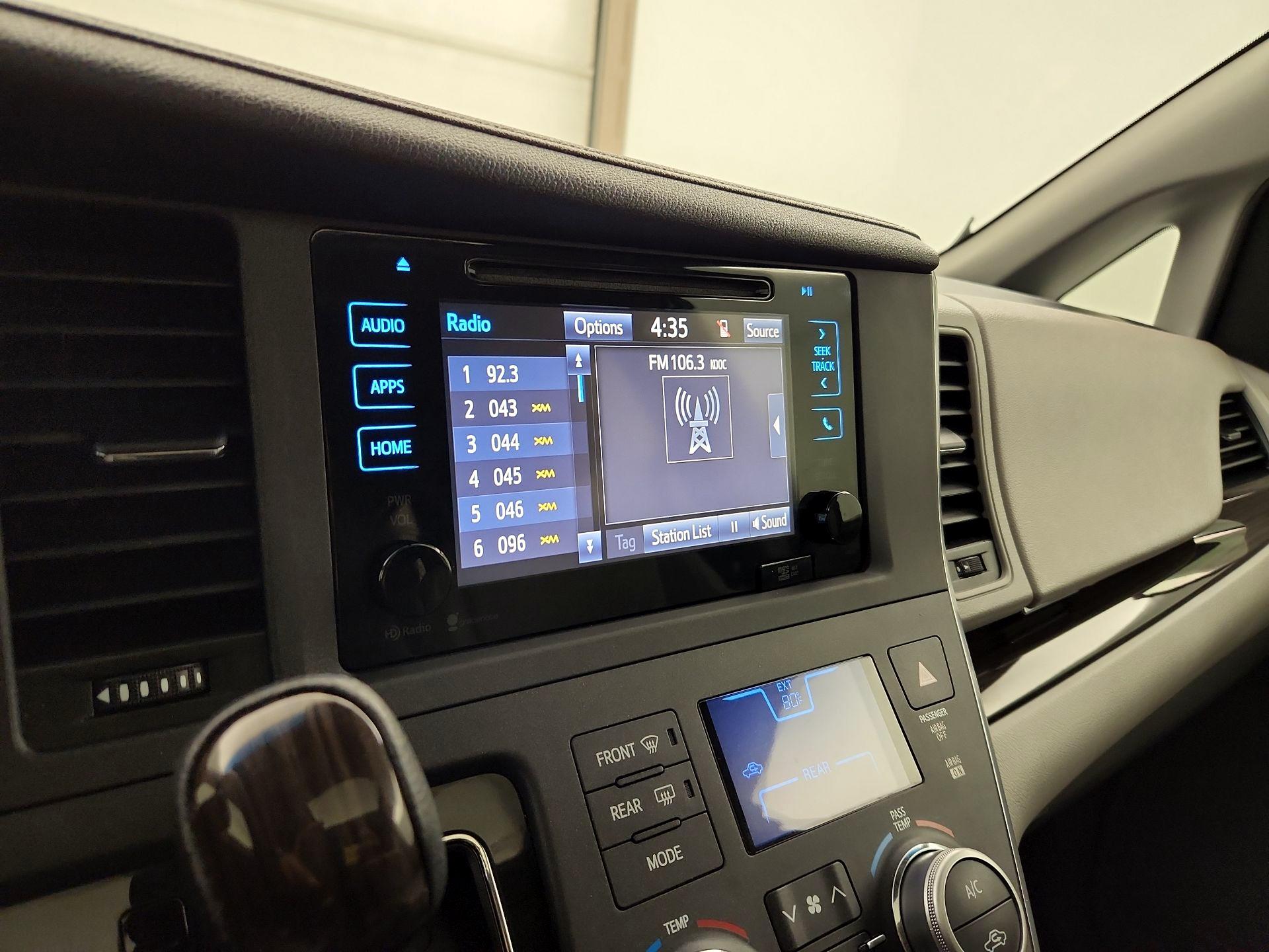 Thumbnail: 2015 Toyota Sienna - 16