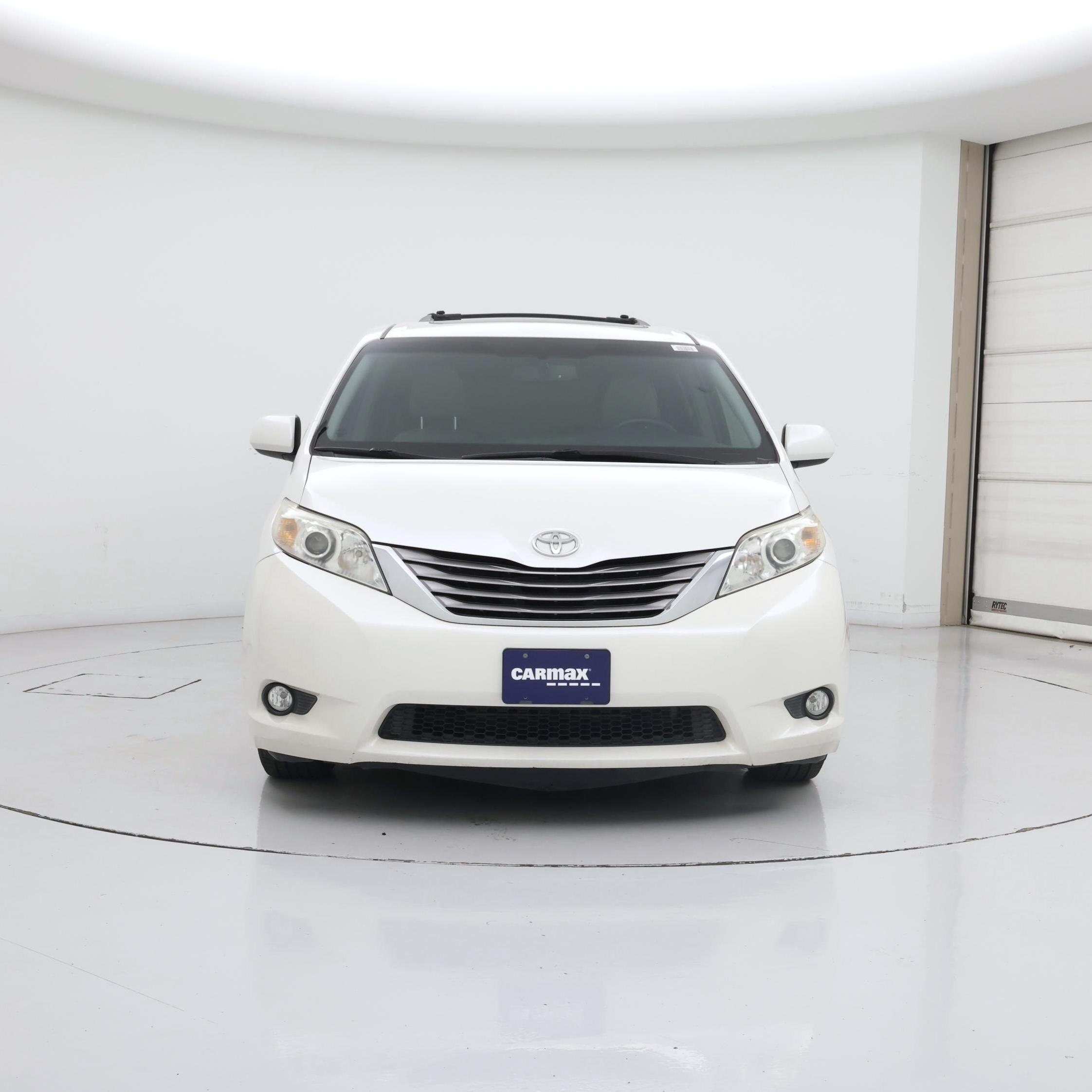 Thumbnail: 2015 Toyota Sienna - 5