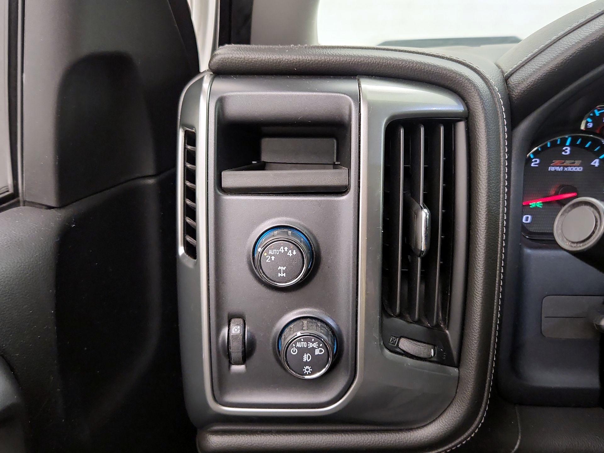 Thumbnail: 2018 Chevrolet Silverado 1500 - 13