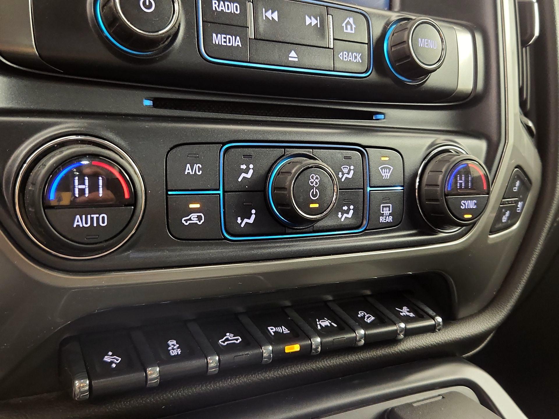 Thumbnail: 2018 Chevrolet Silverado 1500 - 17