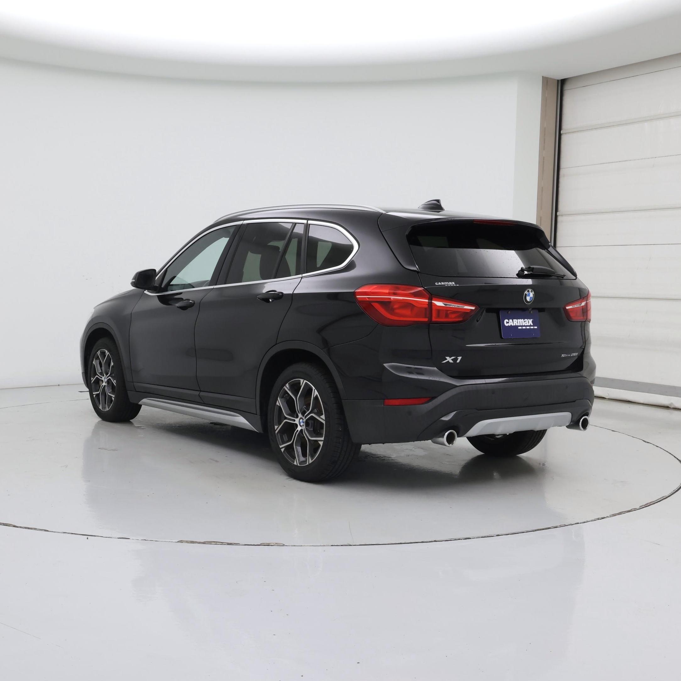 Thumbnail: 2021 BMW X1 - 2