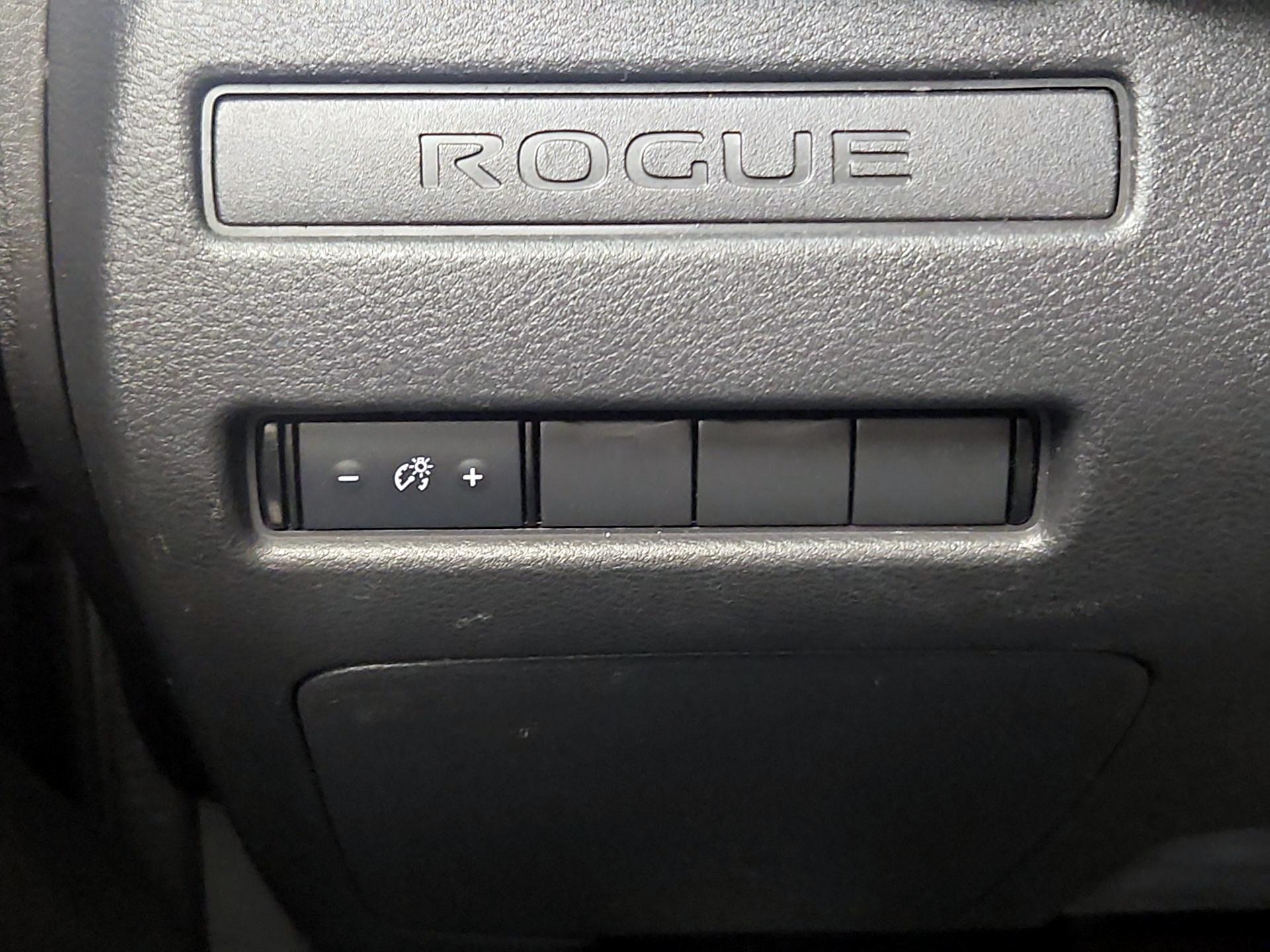 Thumbnail: 2021 Nissan Rogue - 13
