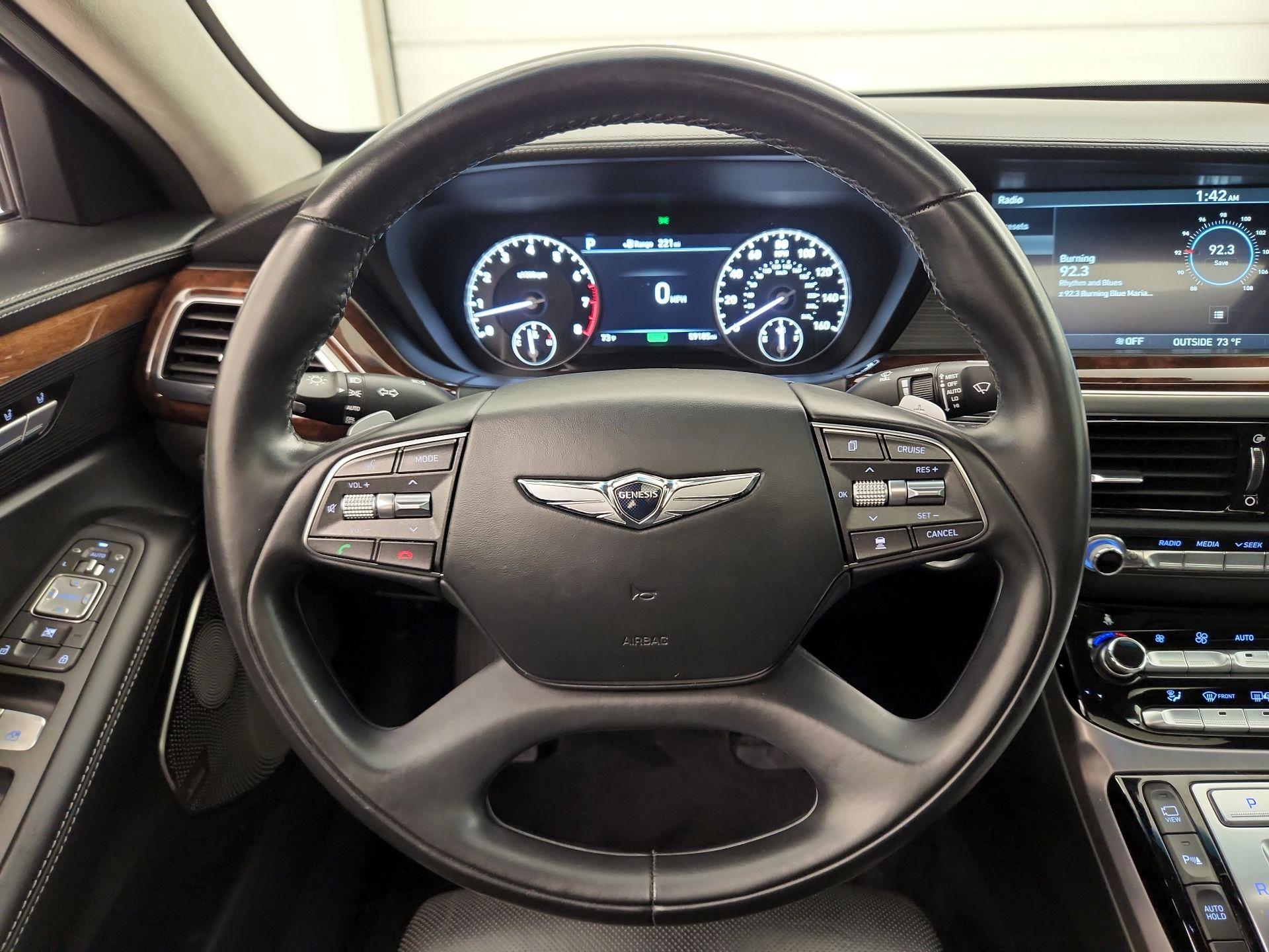 Thumbnail: 2019 Genesis G90 - 10