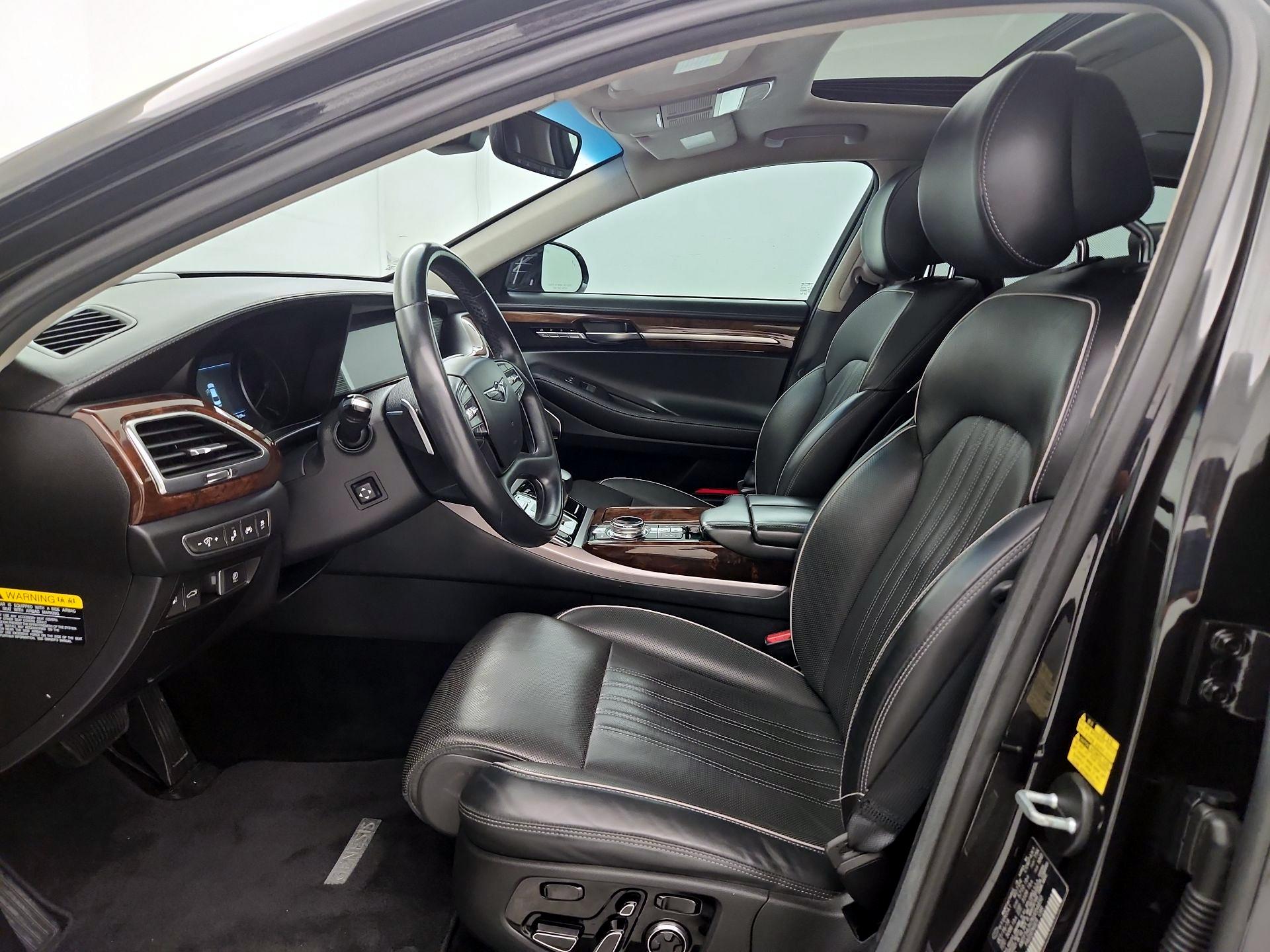 Thumbnail: 2019 Genesis G90 - 11
