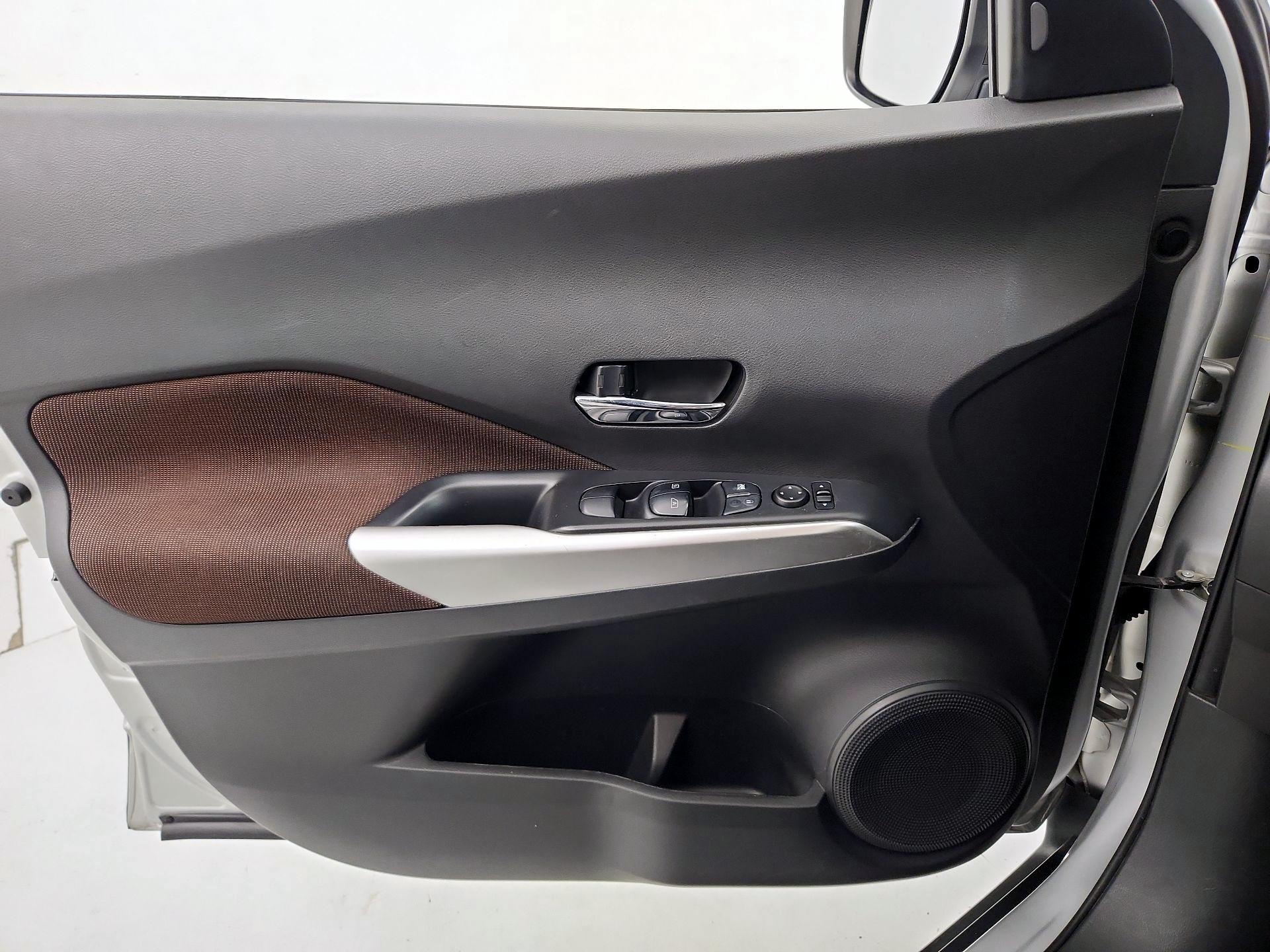 Thumbnail: 2018 Nissan Kicks - 12