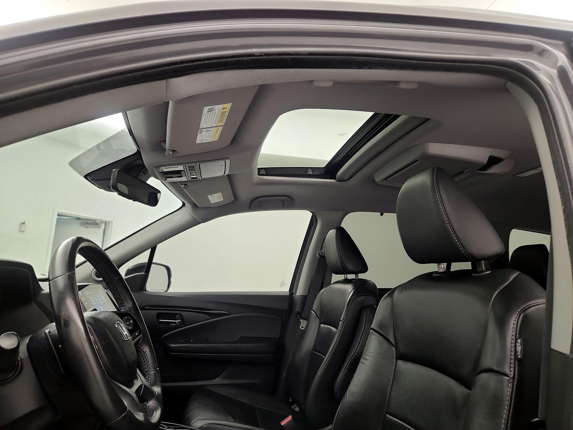 Thumbnail: 2019 Honda Pilot - 20