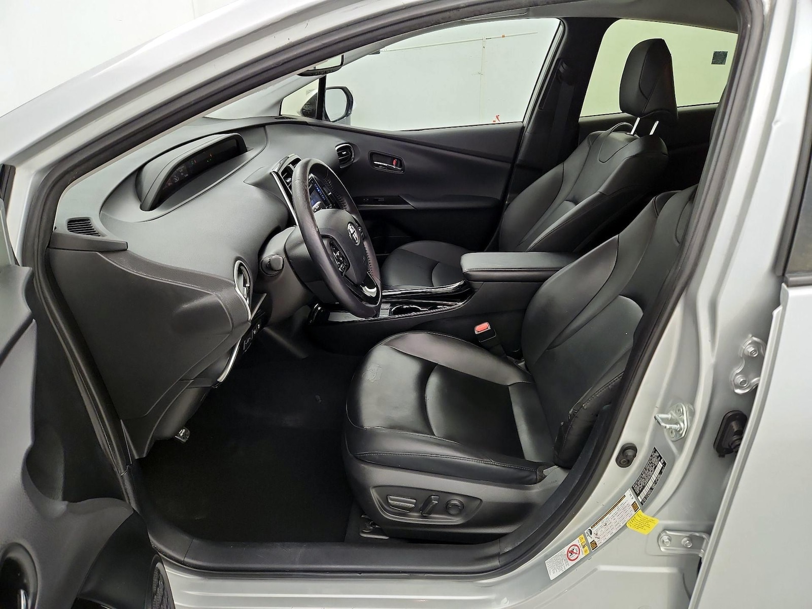 2019 Toyota Prius XLE - Photo 12