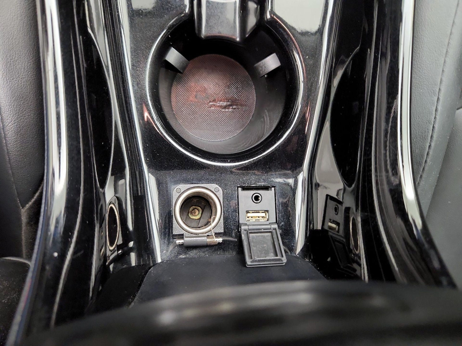 2019 Toyota Prius XLE - Photo 19