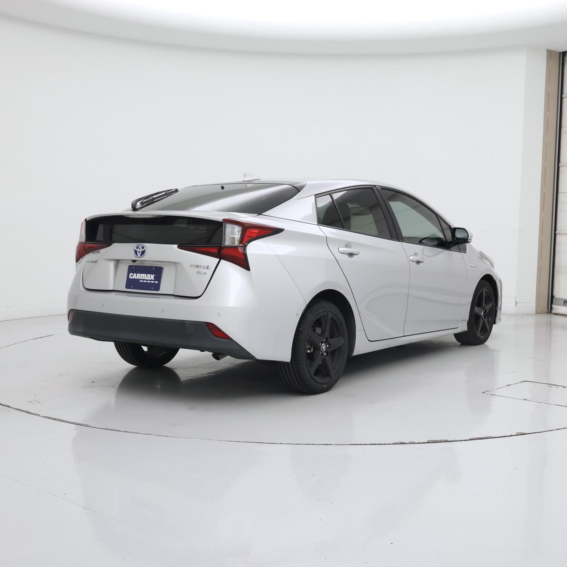 Thumbnail: 2019 Toyota Prius - 8