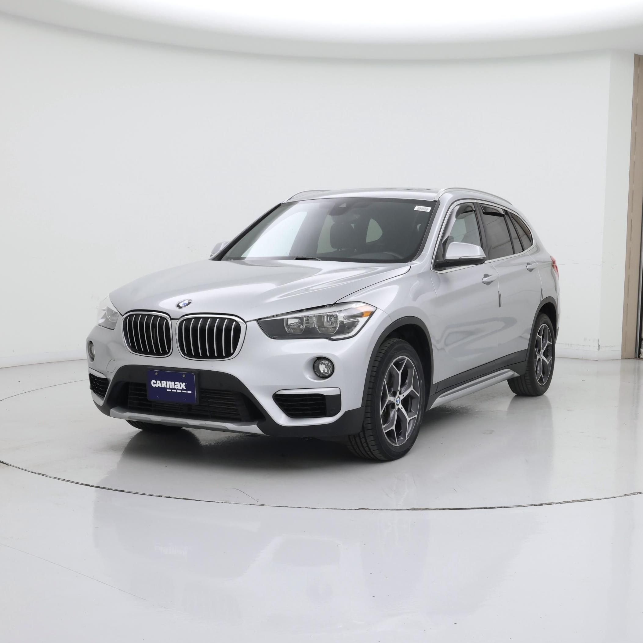 Thumbnail: 2019 BMW X1 - 4