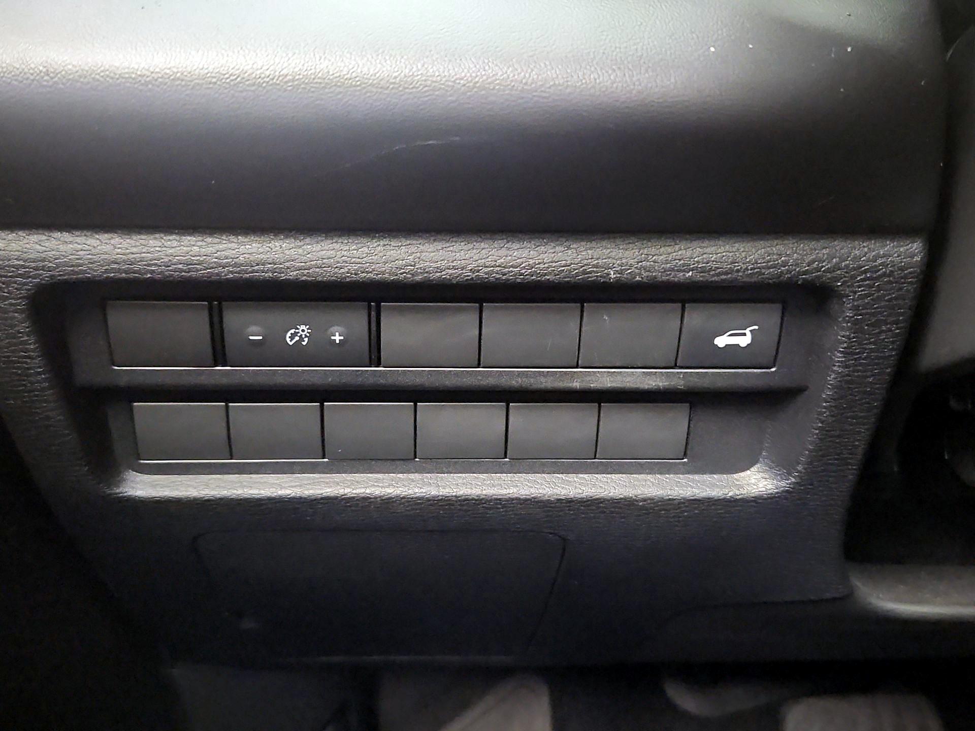 Thumbnail: 2023 Mitsubishi Outlander - 13