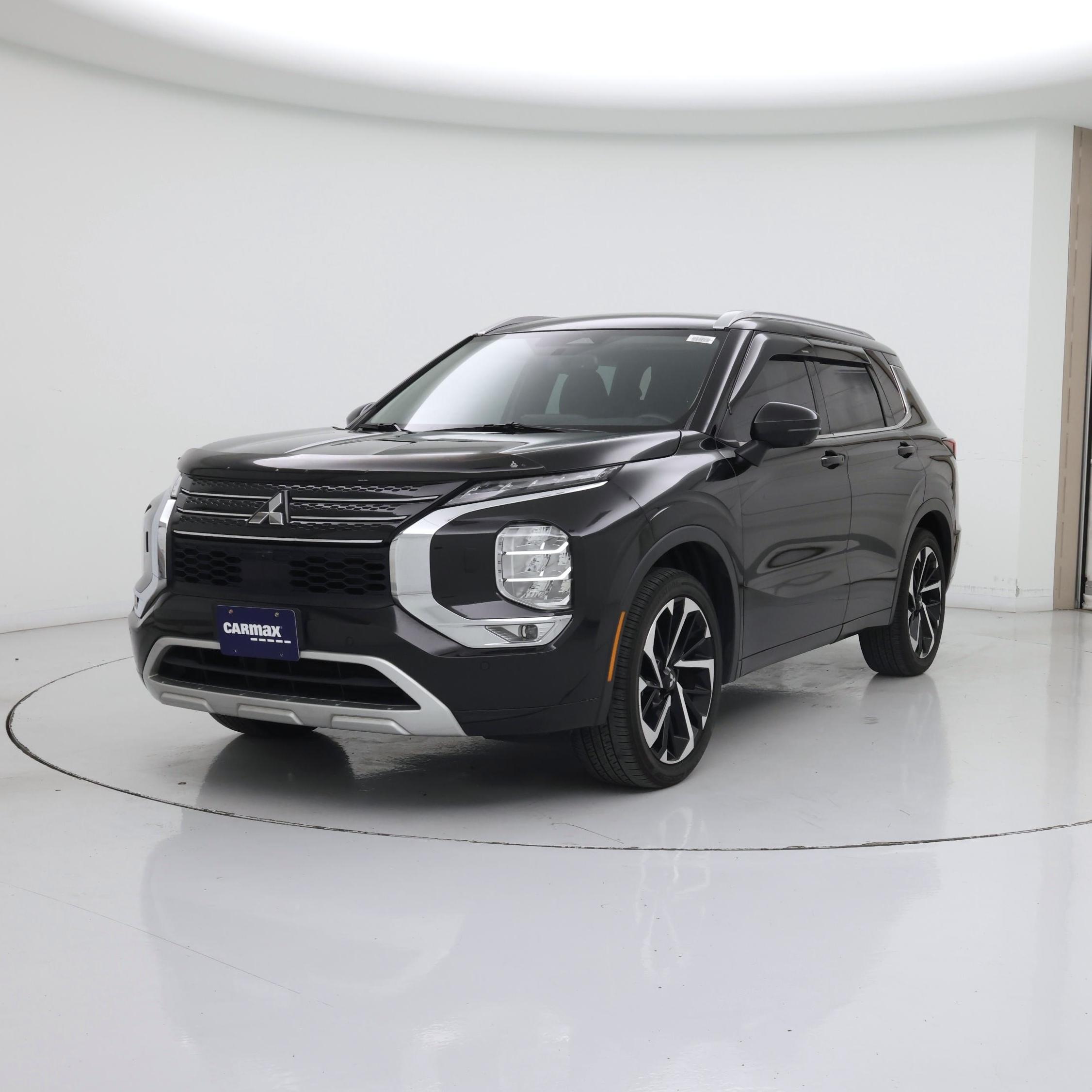 Thumbnail: 2023 Mitsubishi Outlander - 4