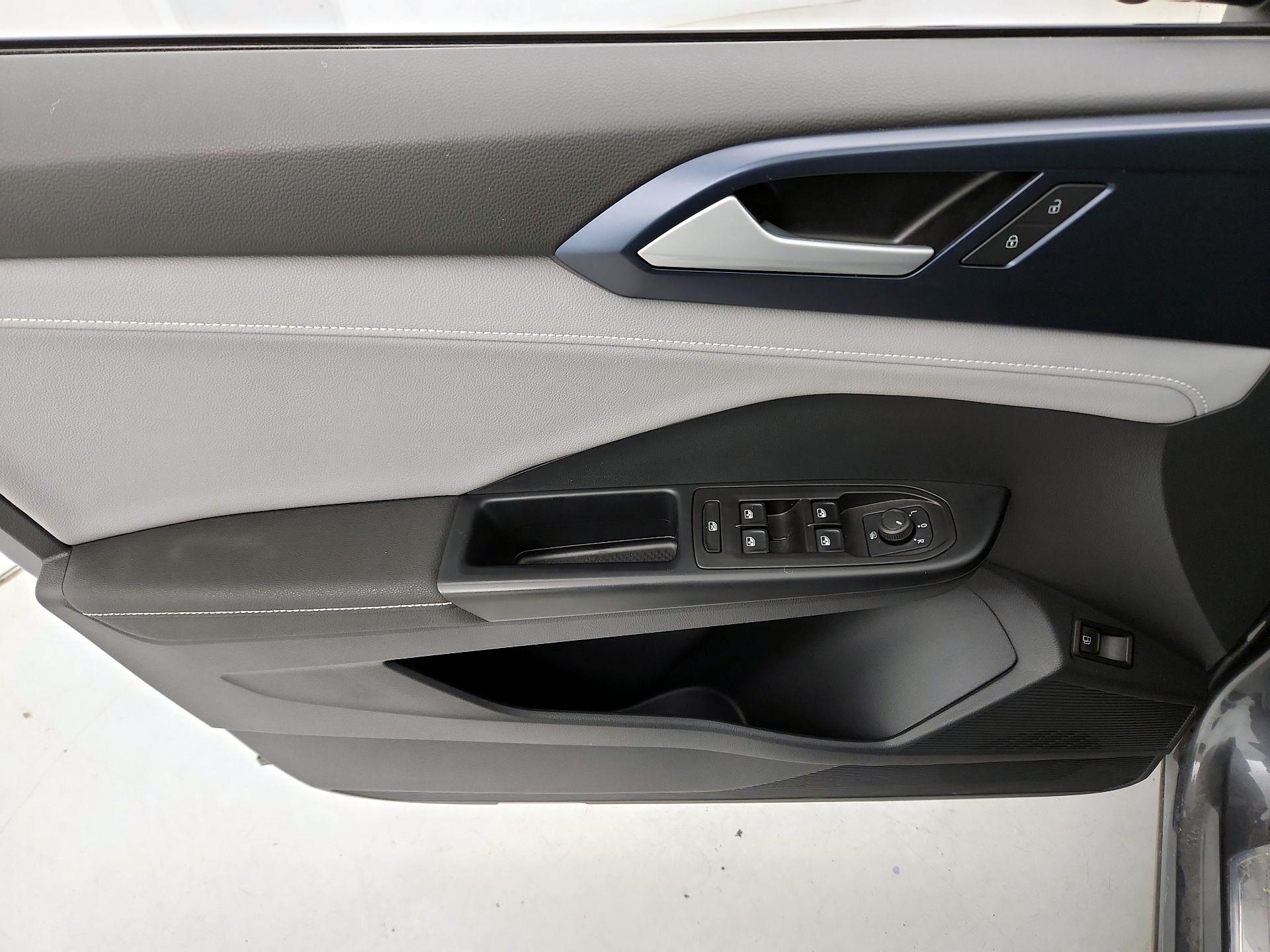 Thumbnail: 2024 Volkswagen Taos - 12