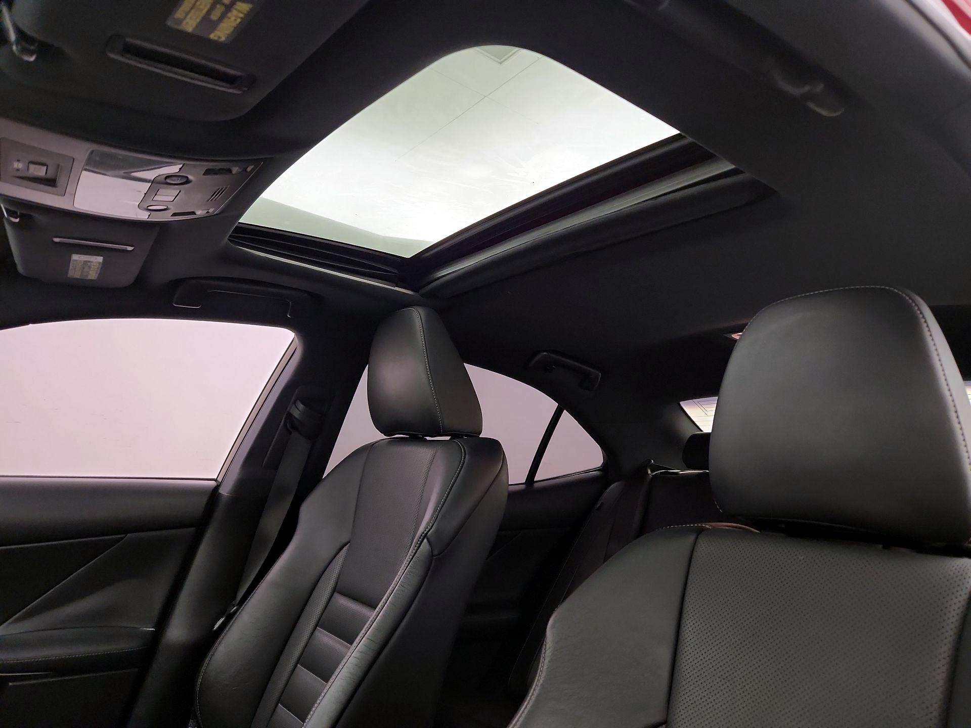 Thumbnail: 2015 Lexus IS - 19