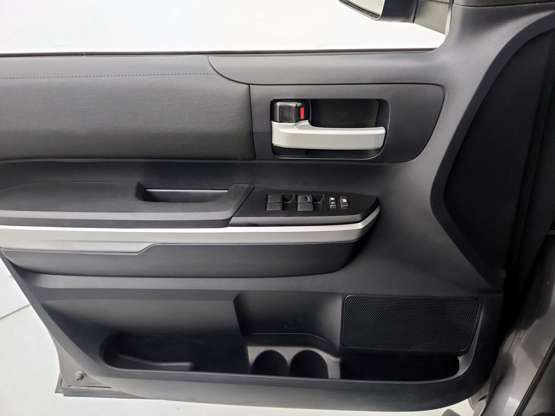Thumbnail: 2016 Toyota Tundra - 12