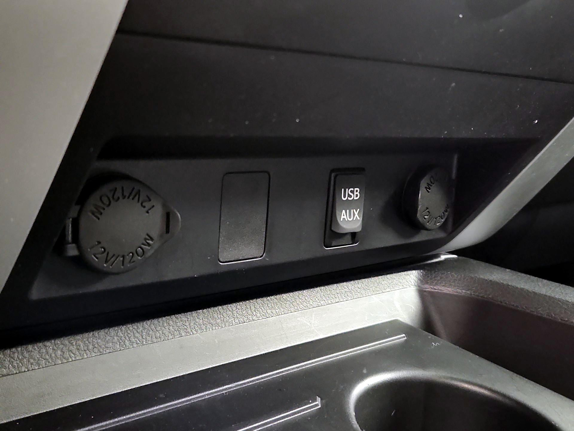 Thumbnail: 2016 Toyota Tundra - 19