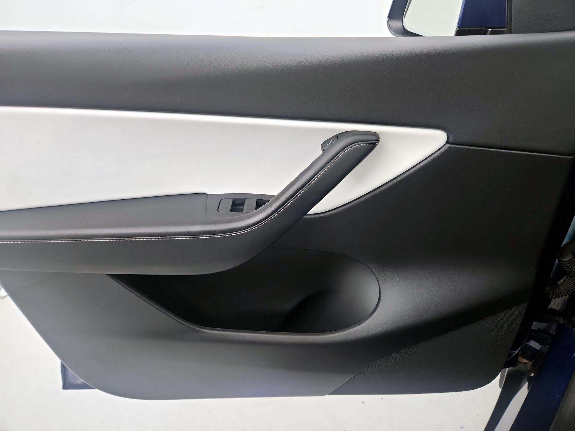 Thumbnail: 2022 Tesla Model Y - 12