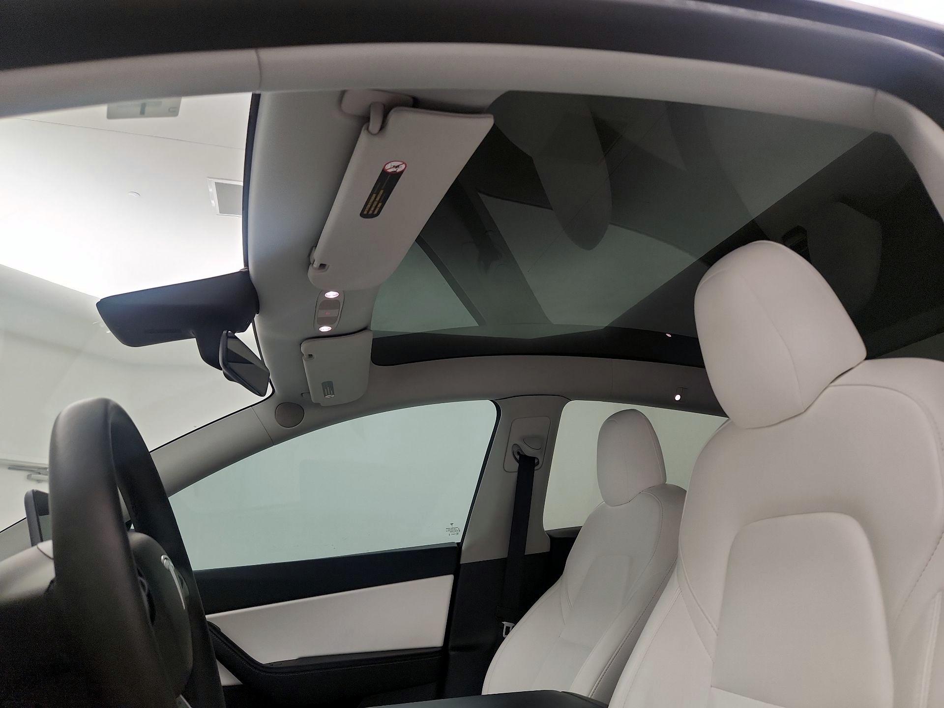 Thumbnail: 2022 Tesla Model Y - 17