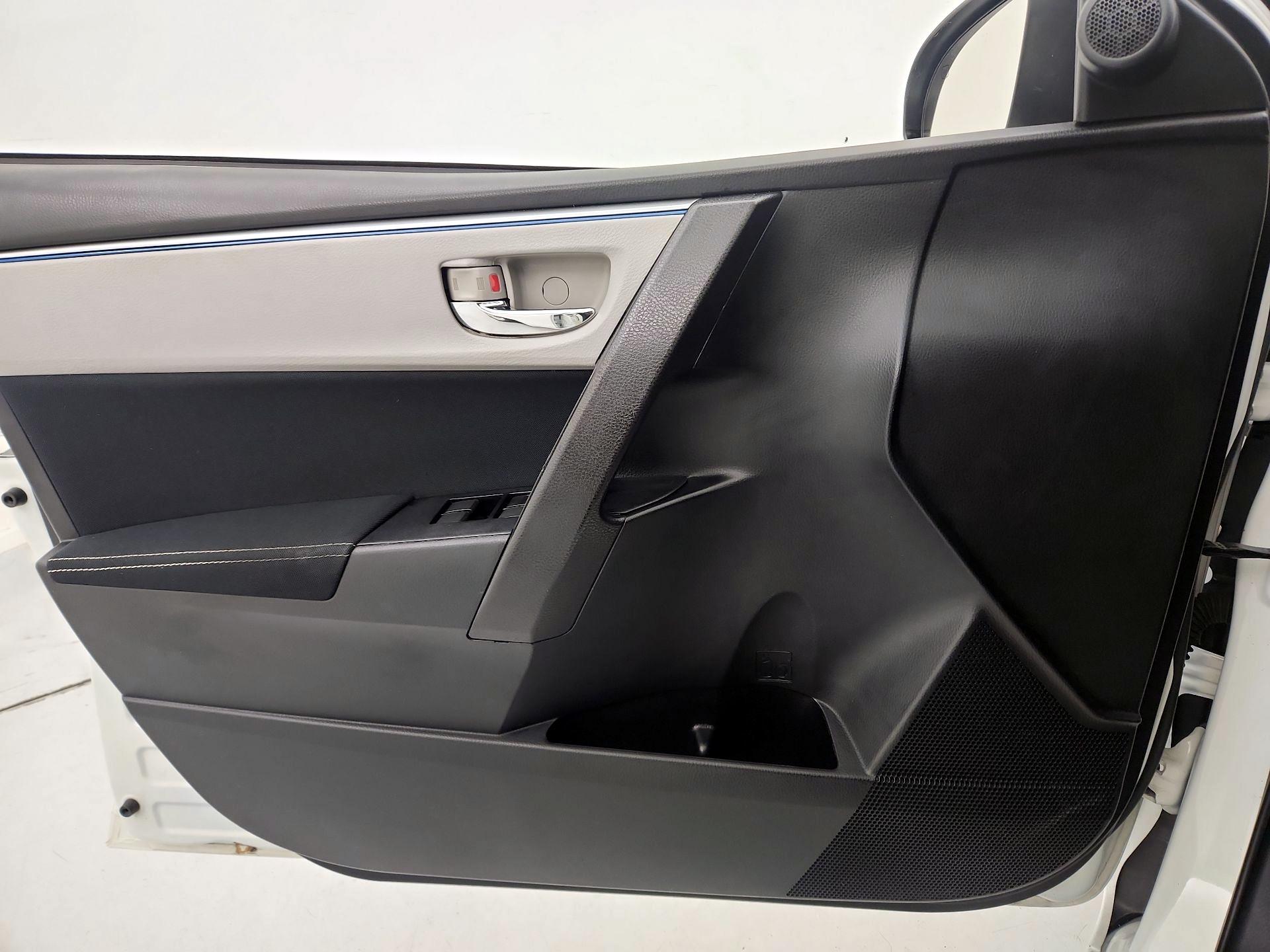 Thumbnail: 2015 Toyota Corolla - 12
