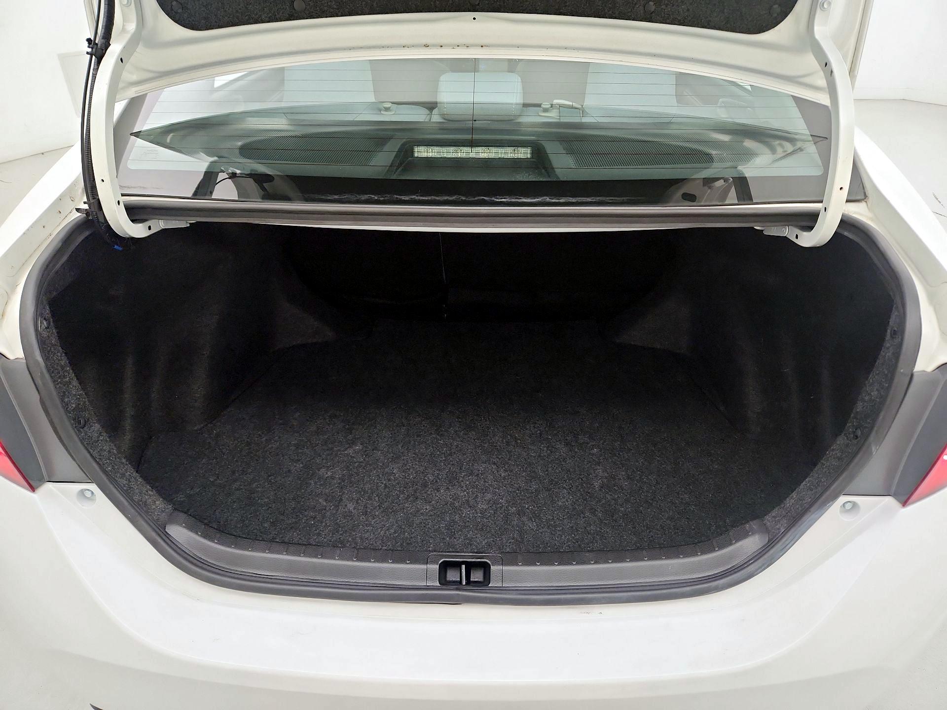 Thumbnail: 2015 Toyota Corolla - 20