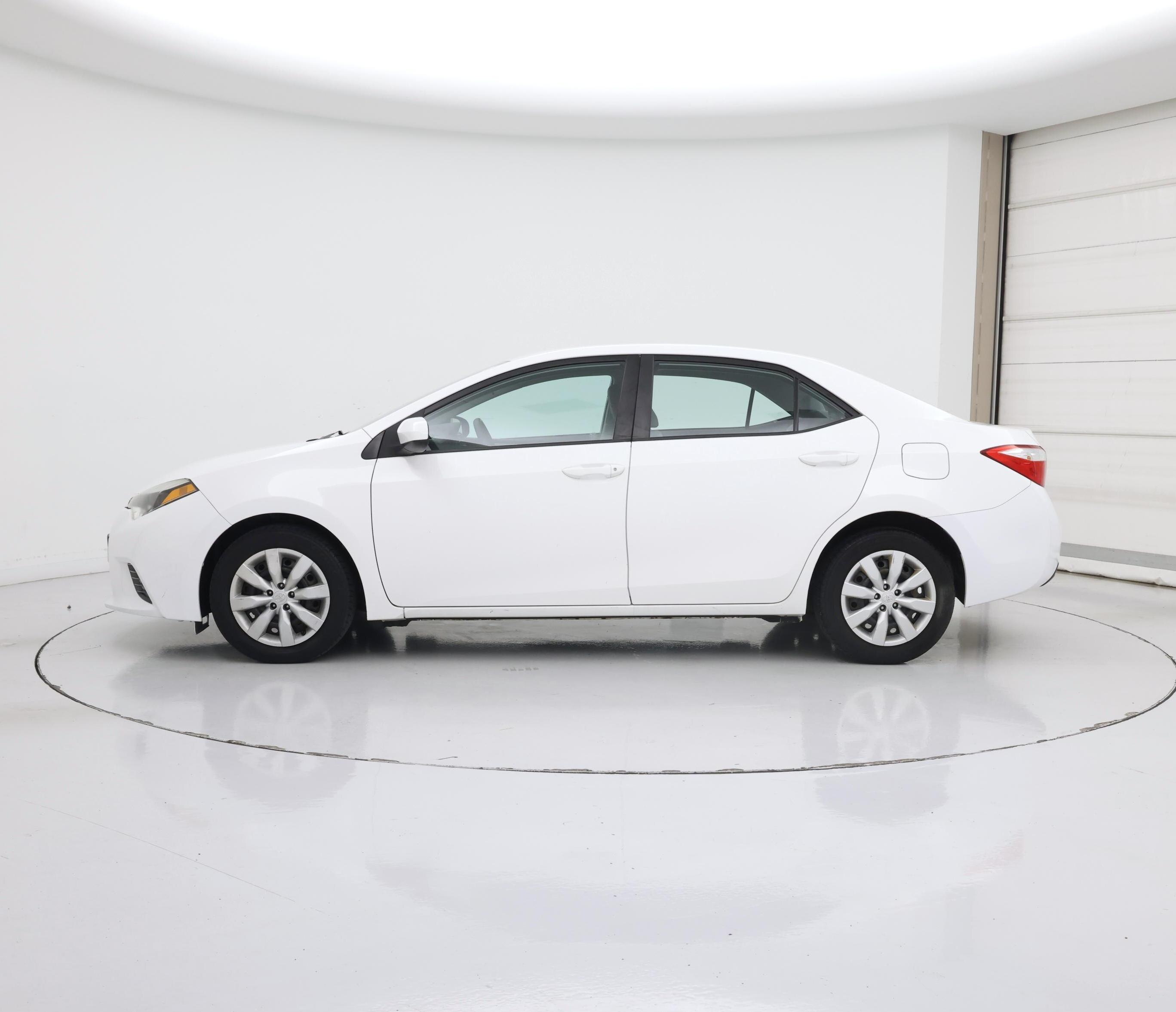 Thumbnail: 2015 Toyota Corolla - 3