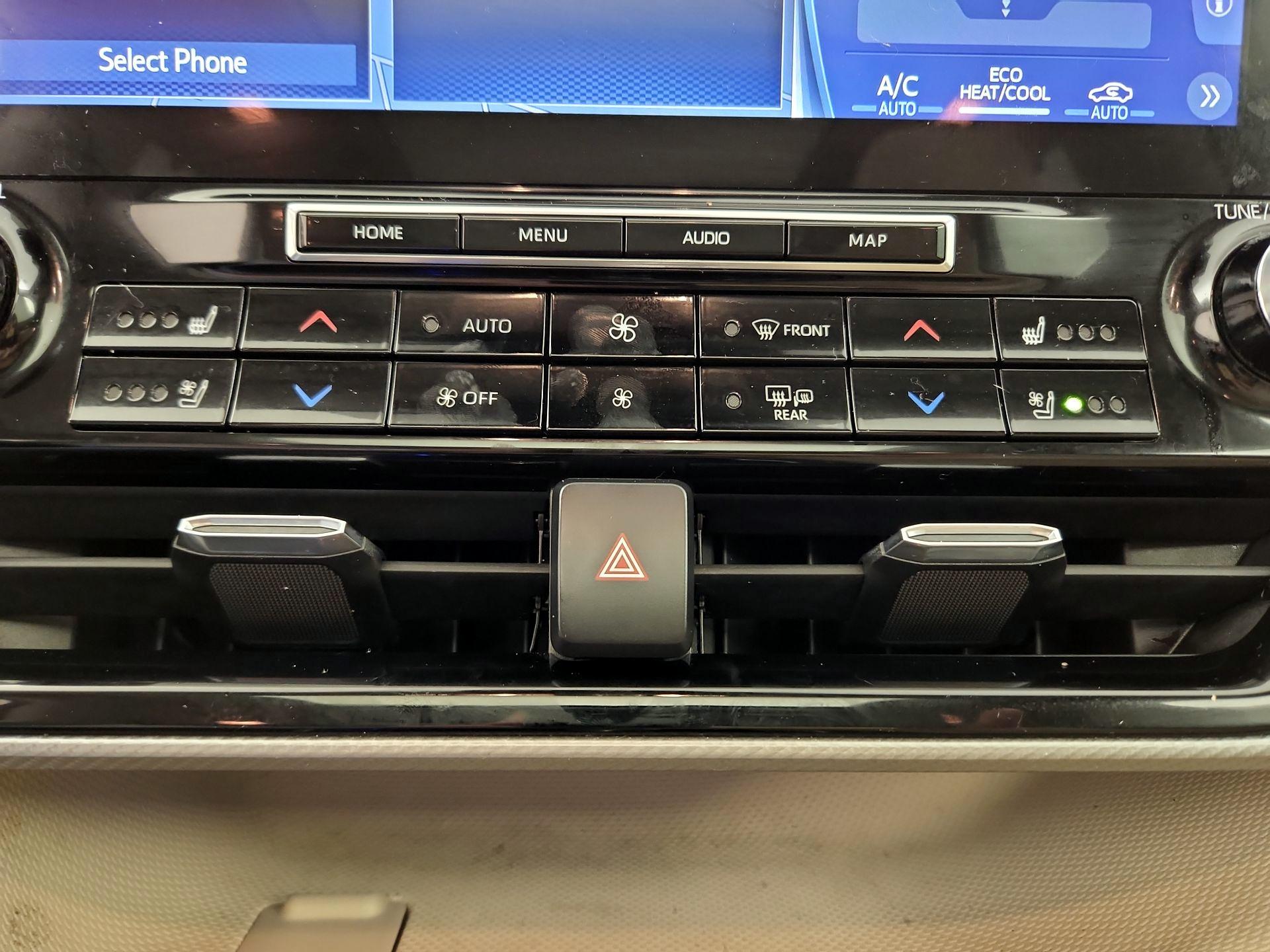 Thumbnail: 2021 Toyota Highlander - 17