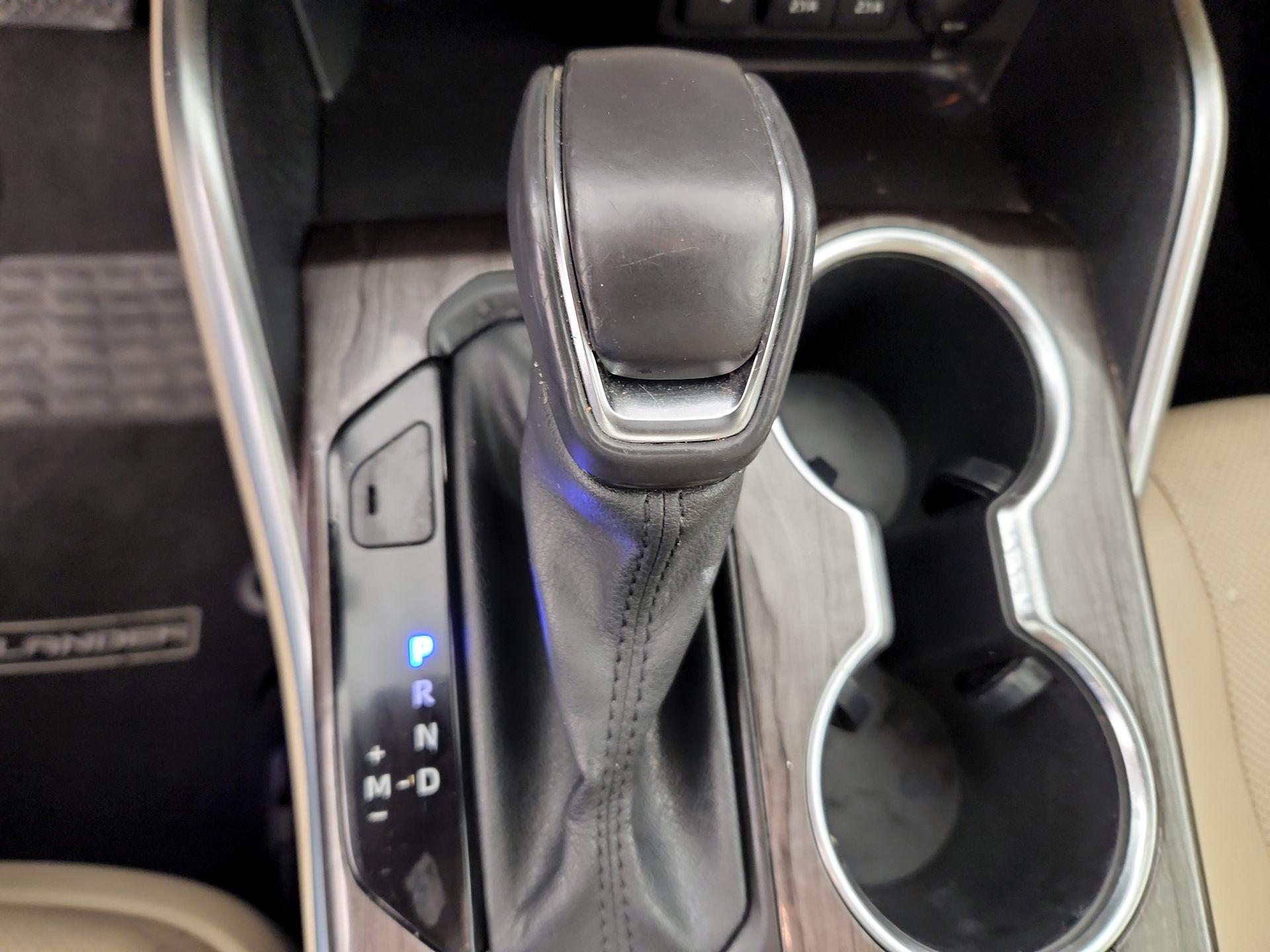Thumbnail: 2021 Toyota Highlander - 18