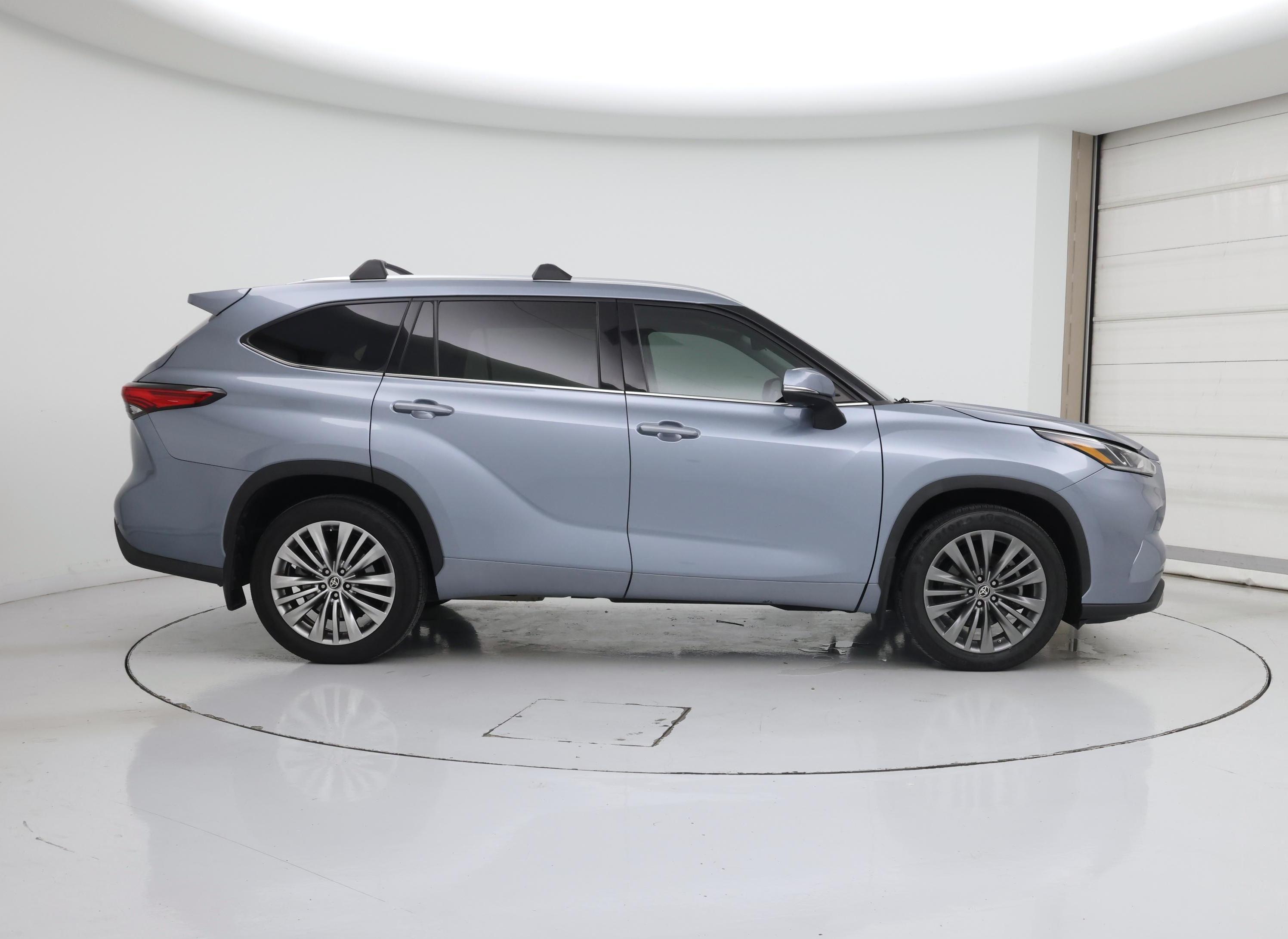 Thumbnail: 2021 Toyota Highlander - 7