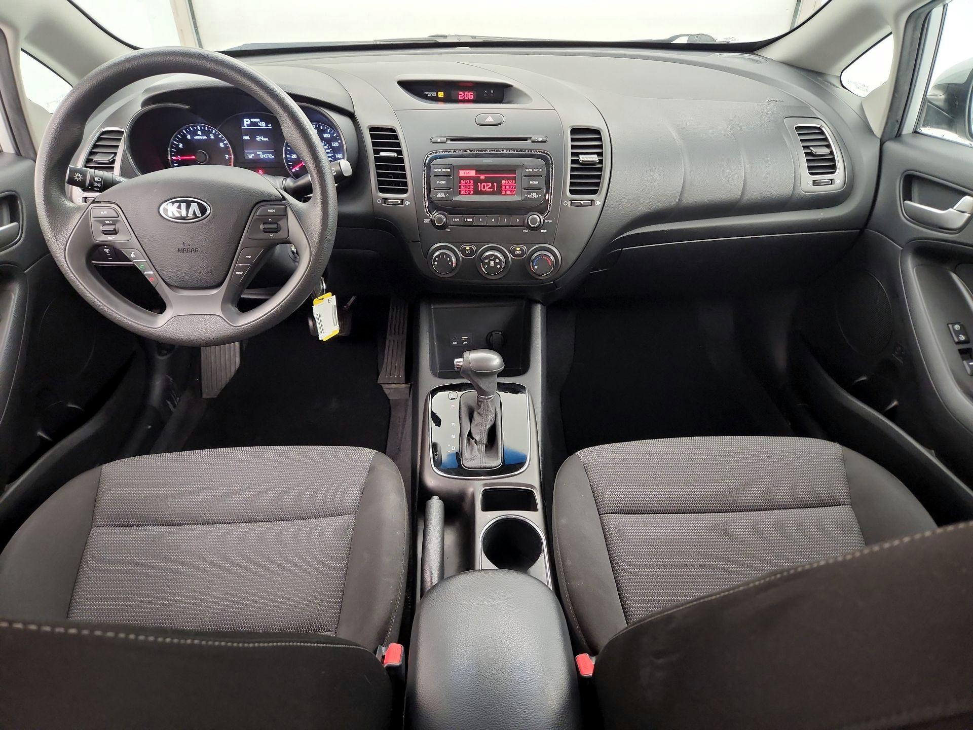 Thumbnail: 2017 Kia Forte - 9