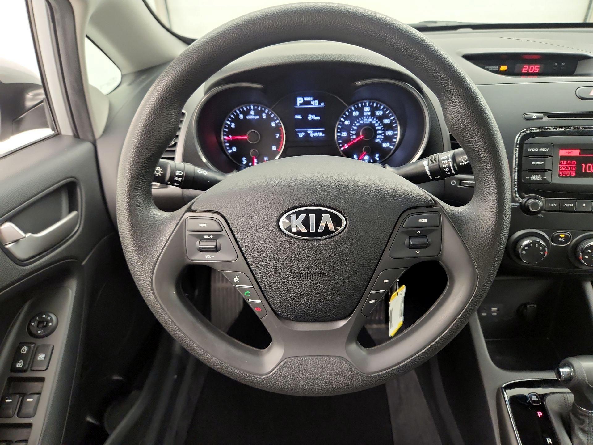 Thumbnail: 2017 Kia Forte - 10