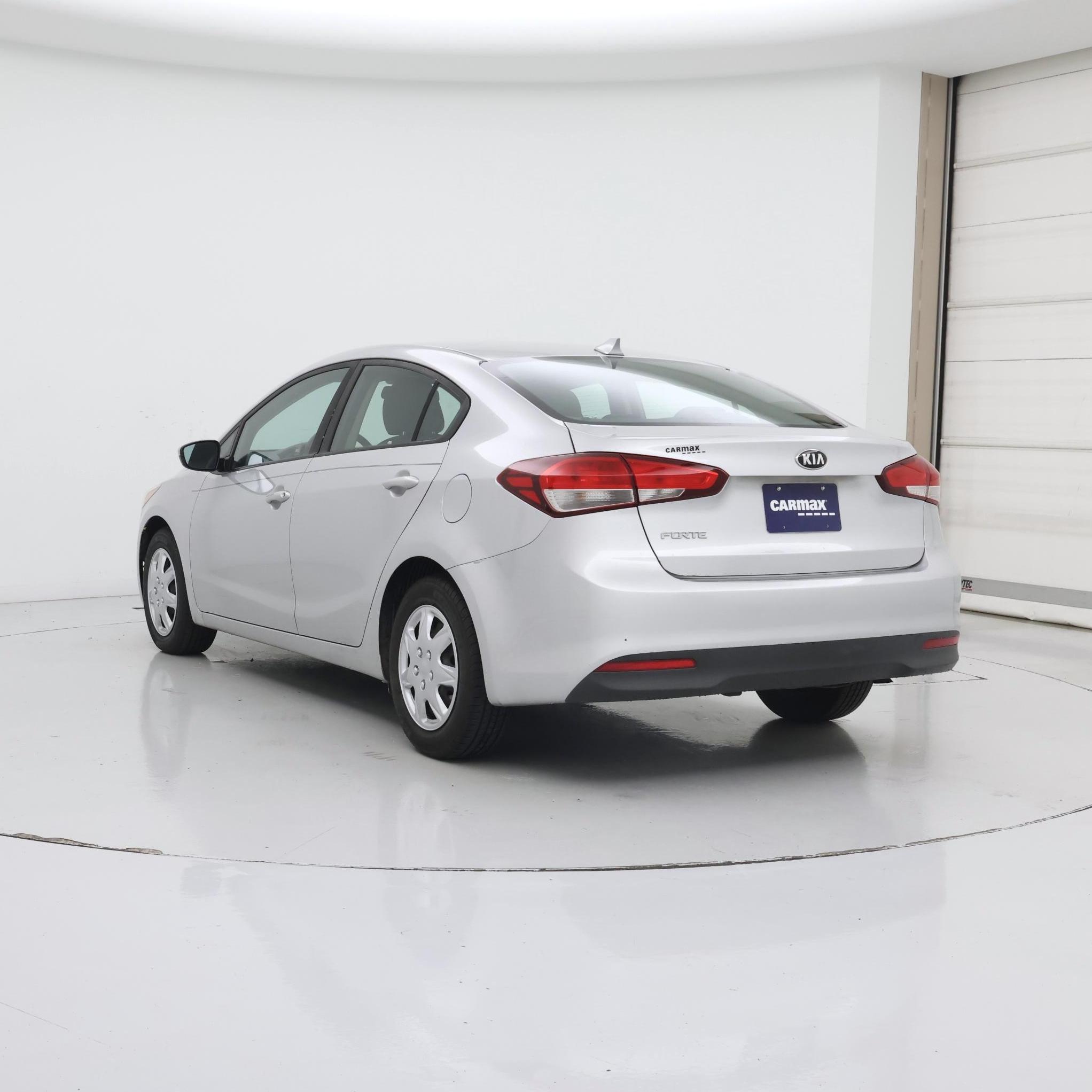 Thumbnail: 2017 Kia Forte - 2