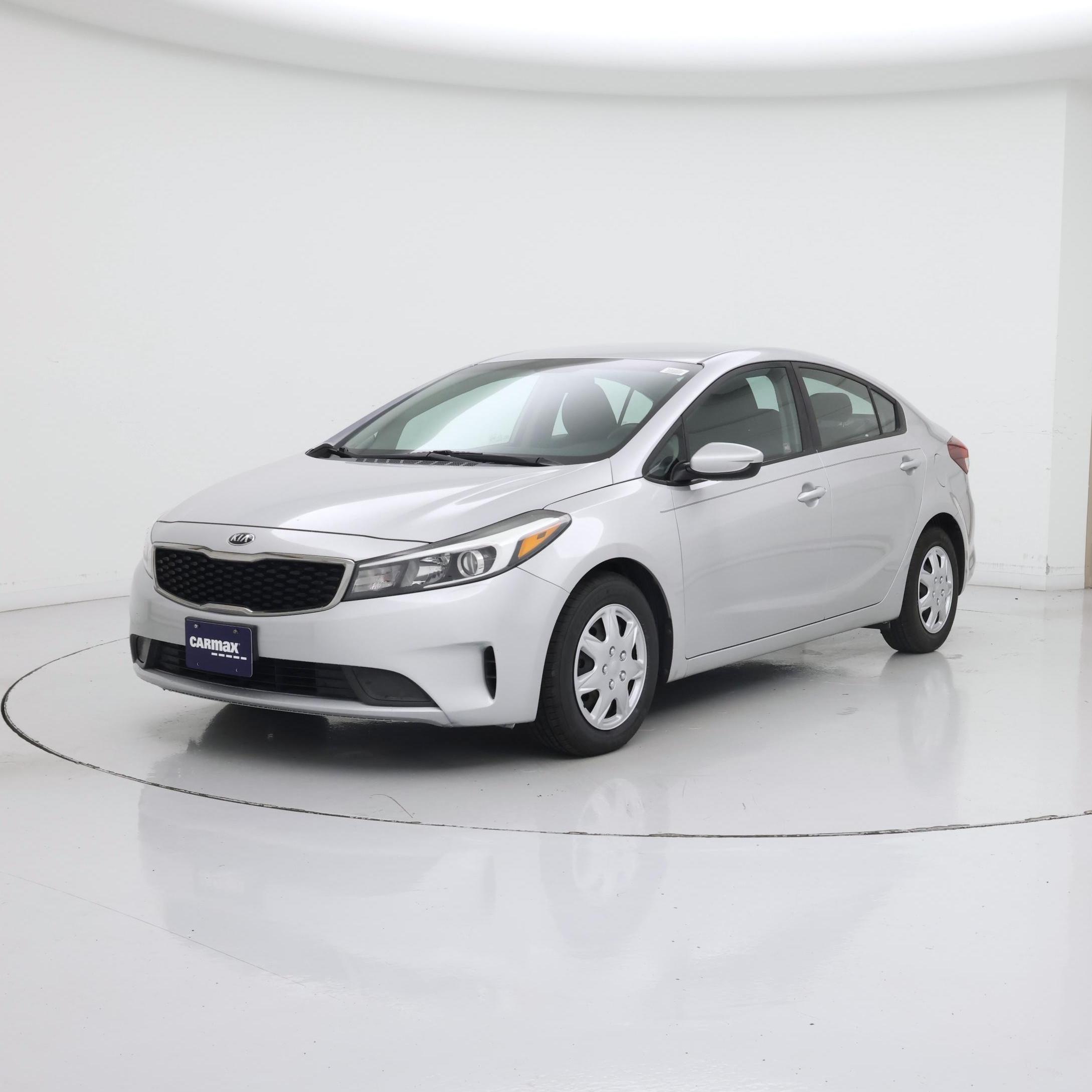 Thumbnail: 2017 Kia Forte - 4