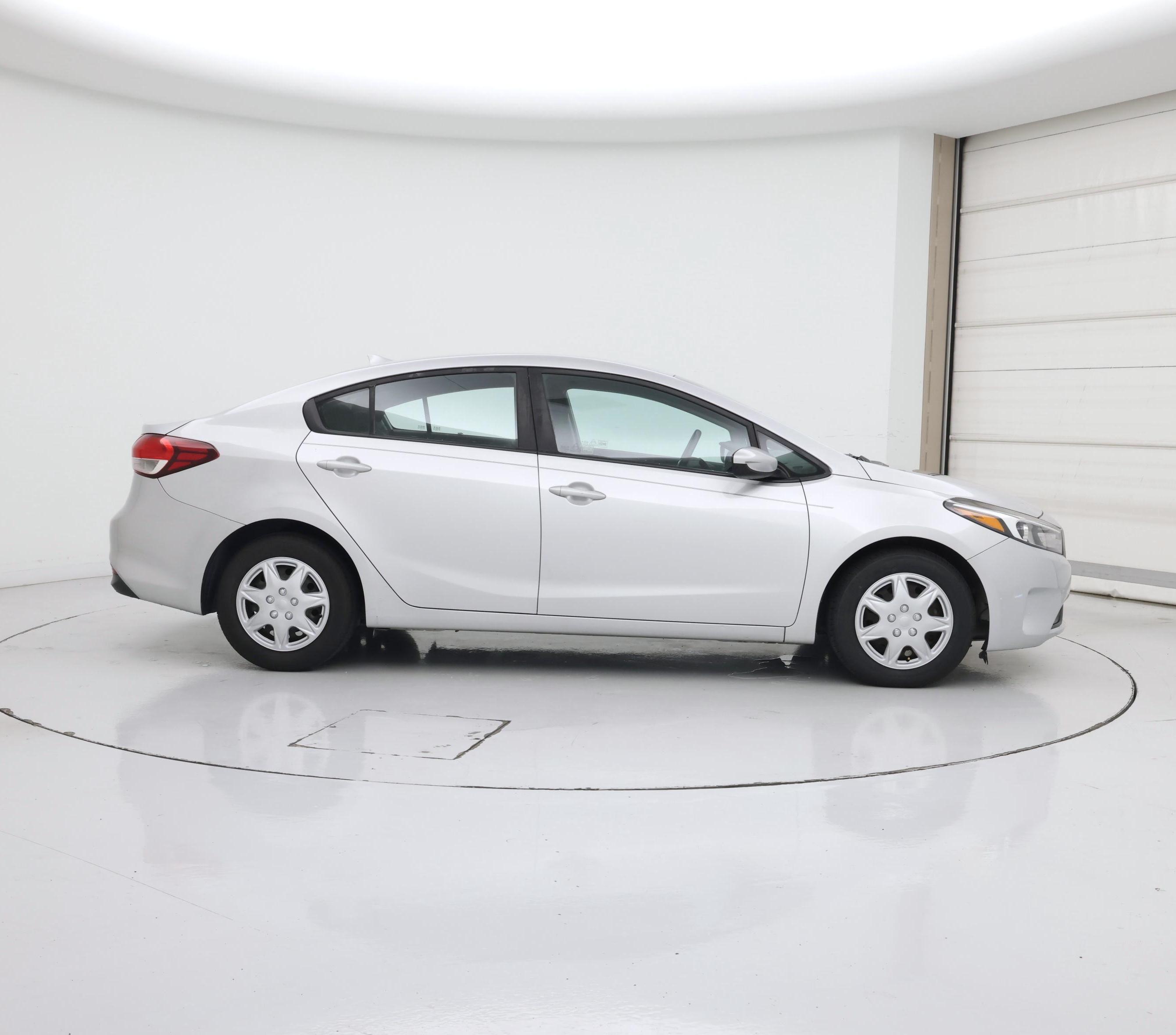 Thumbnail: 2017 Kia Forte - 7