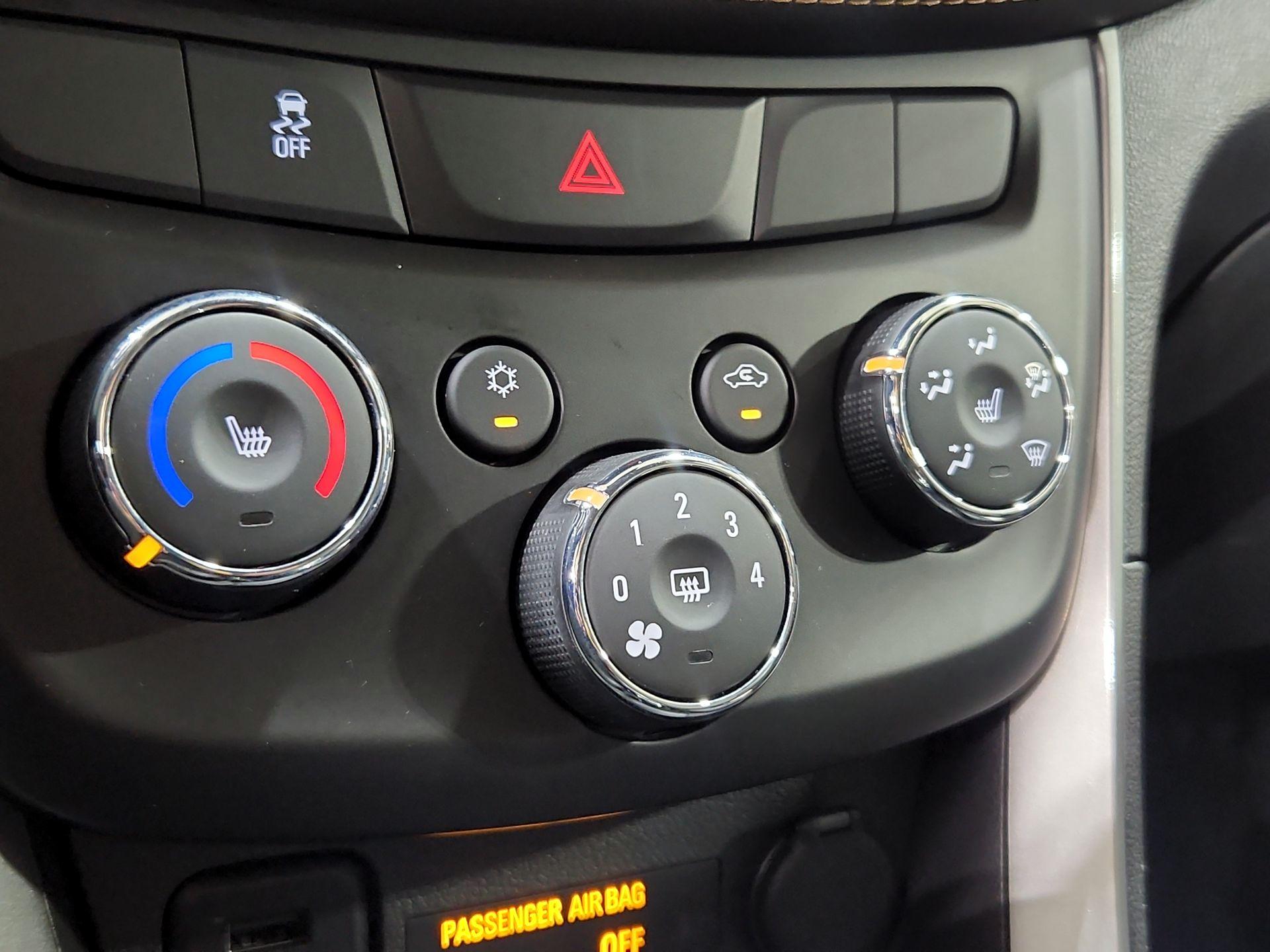 Thumbnail: 2021 Chevrolet Trax - 16