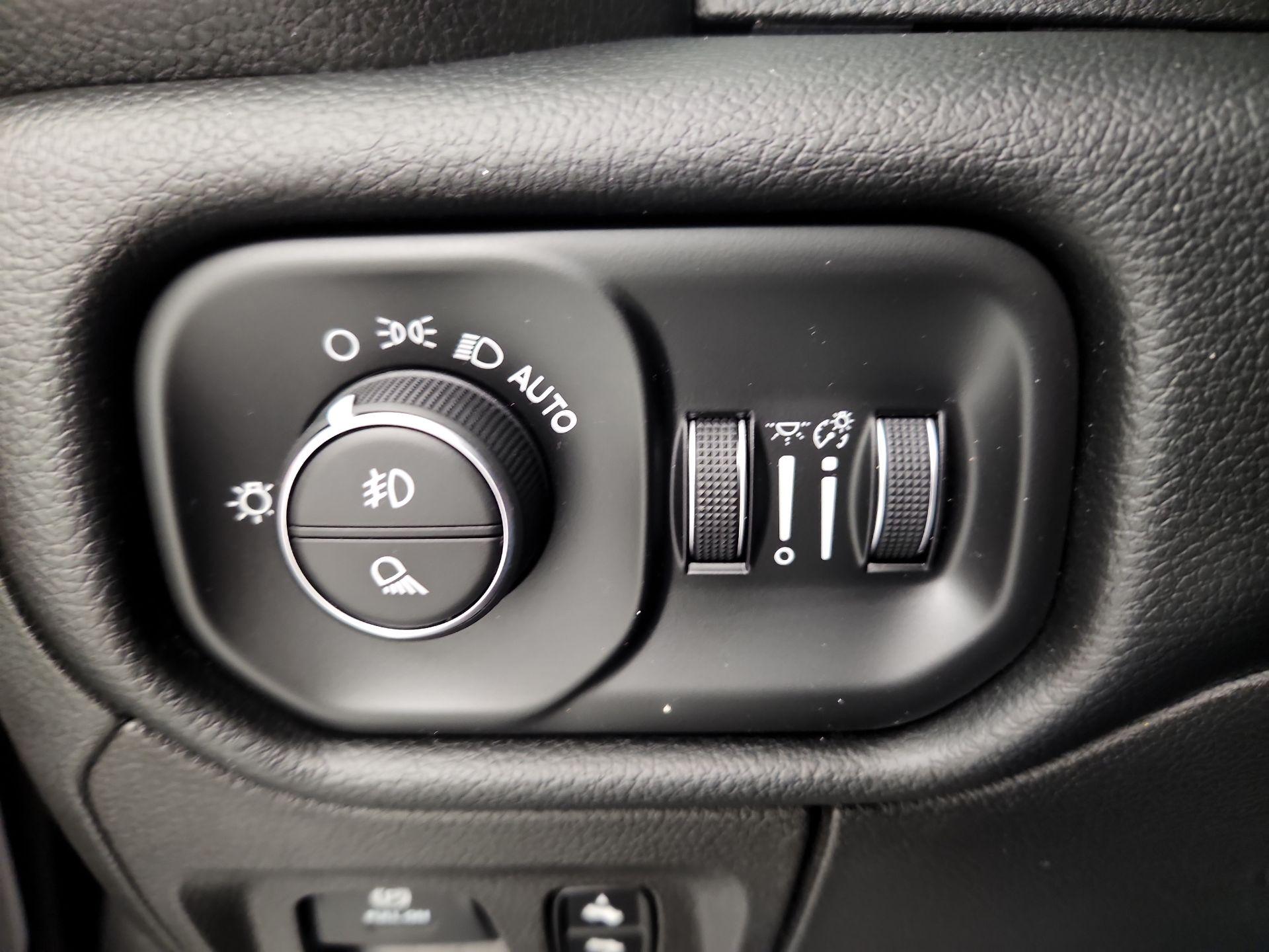 Thumbnail: 2019 RAM 1500 - 13