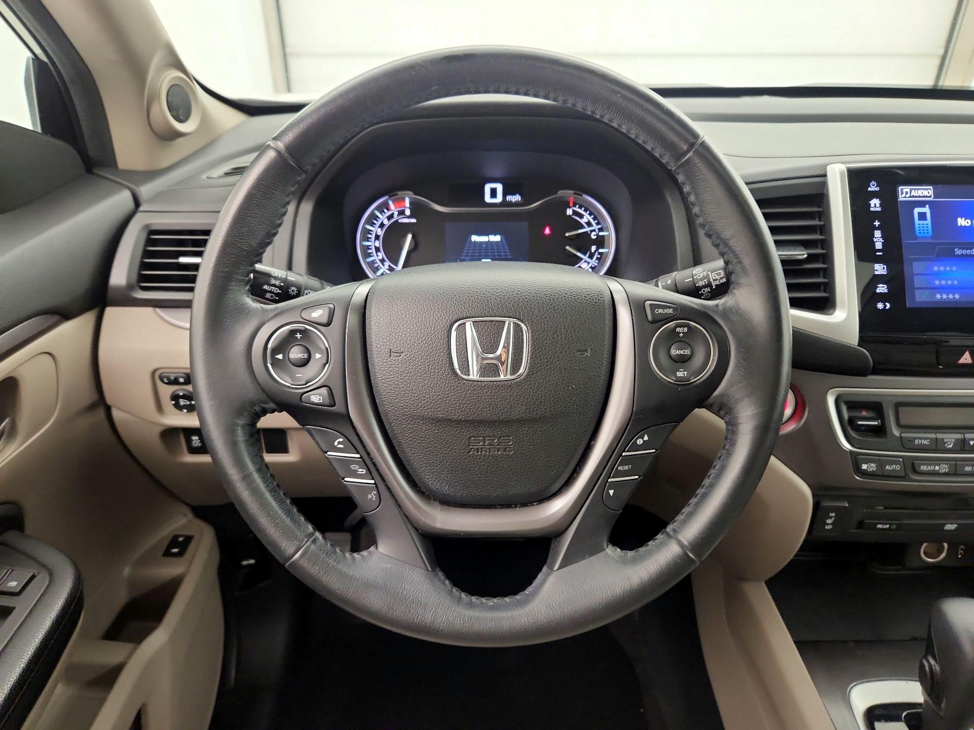 Thumbnail: 2017 Honda Pilot - 10