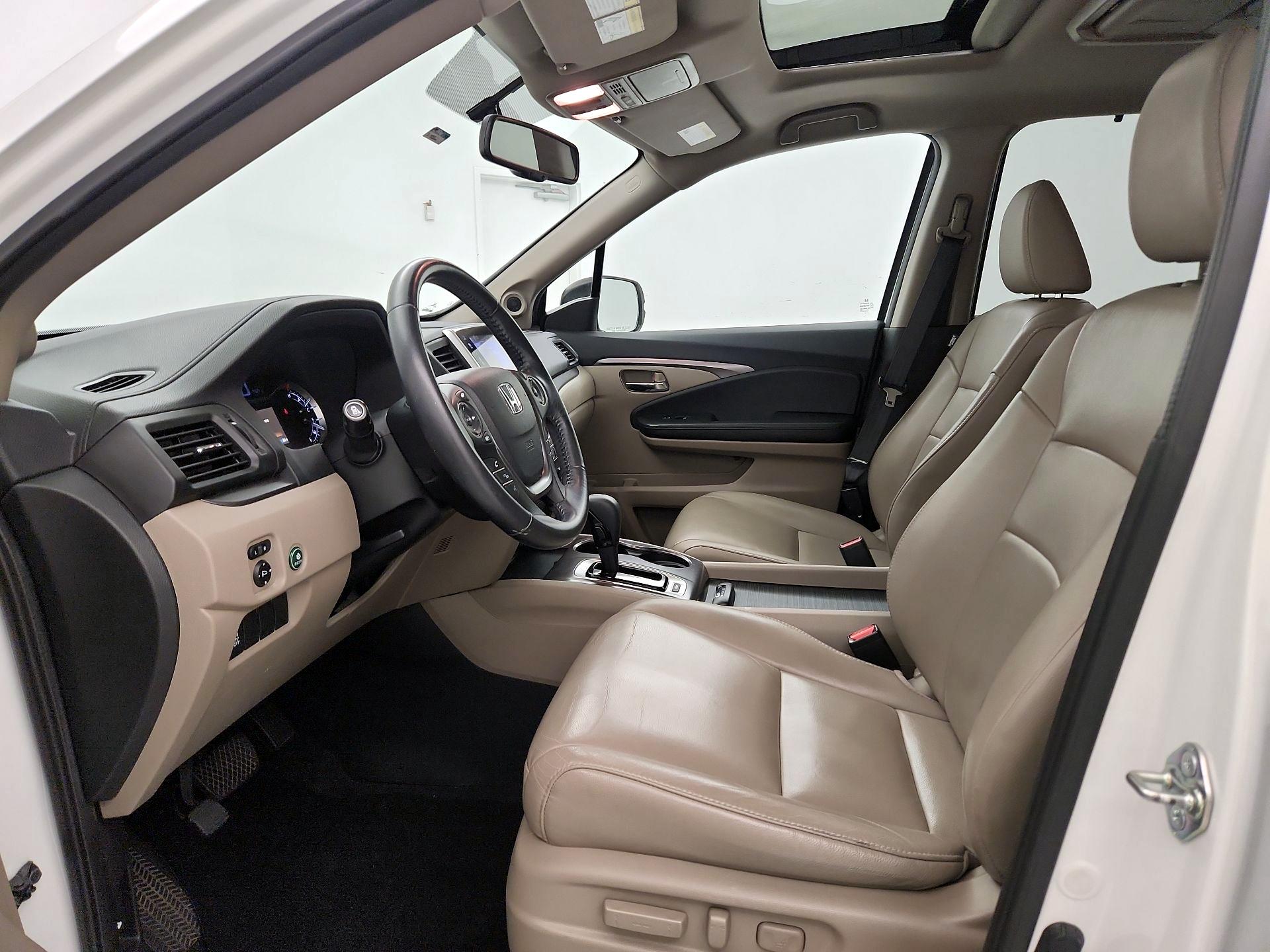 Thumbnail: 2017 Honda Pilot - 11