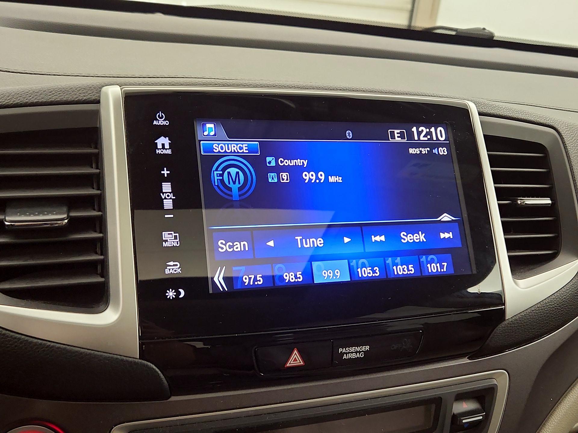 Thumbnail: 2017 Honda Pilot - 15