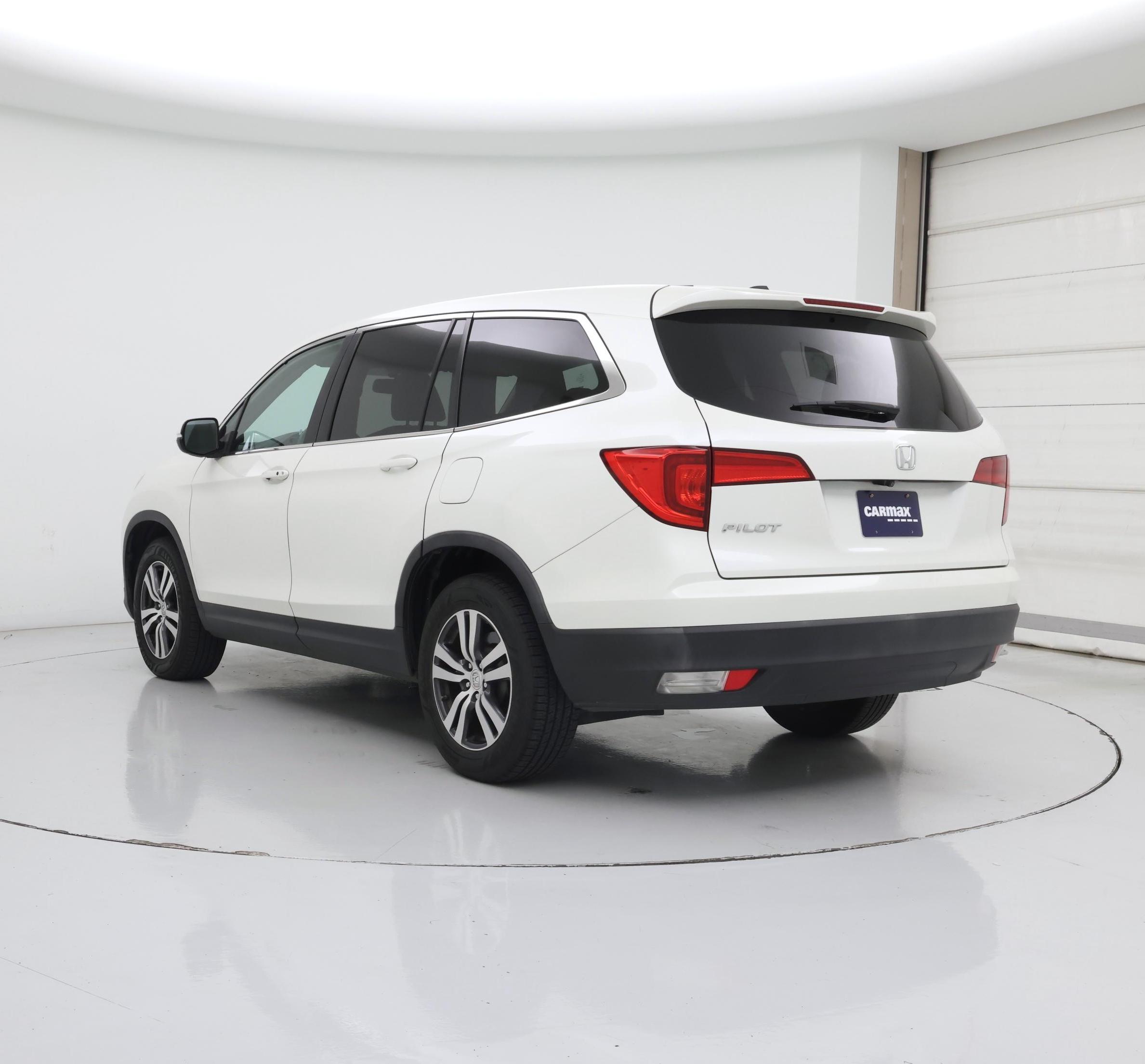 Thumbnail: 2017 Honda Pilot - 2