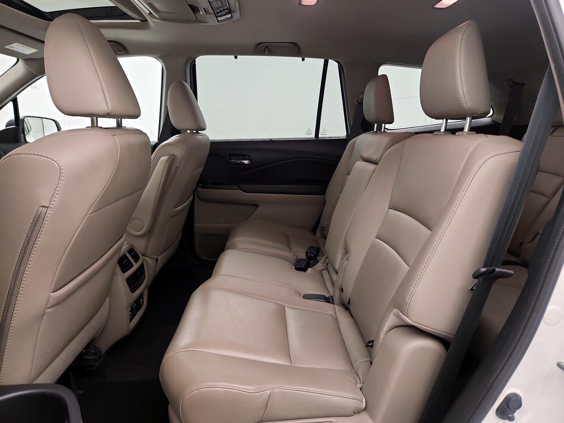 Thumbnail: 2017 Honda Pilot - 20