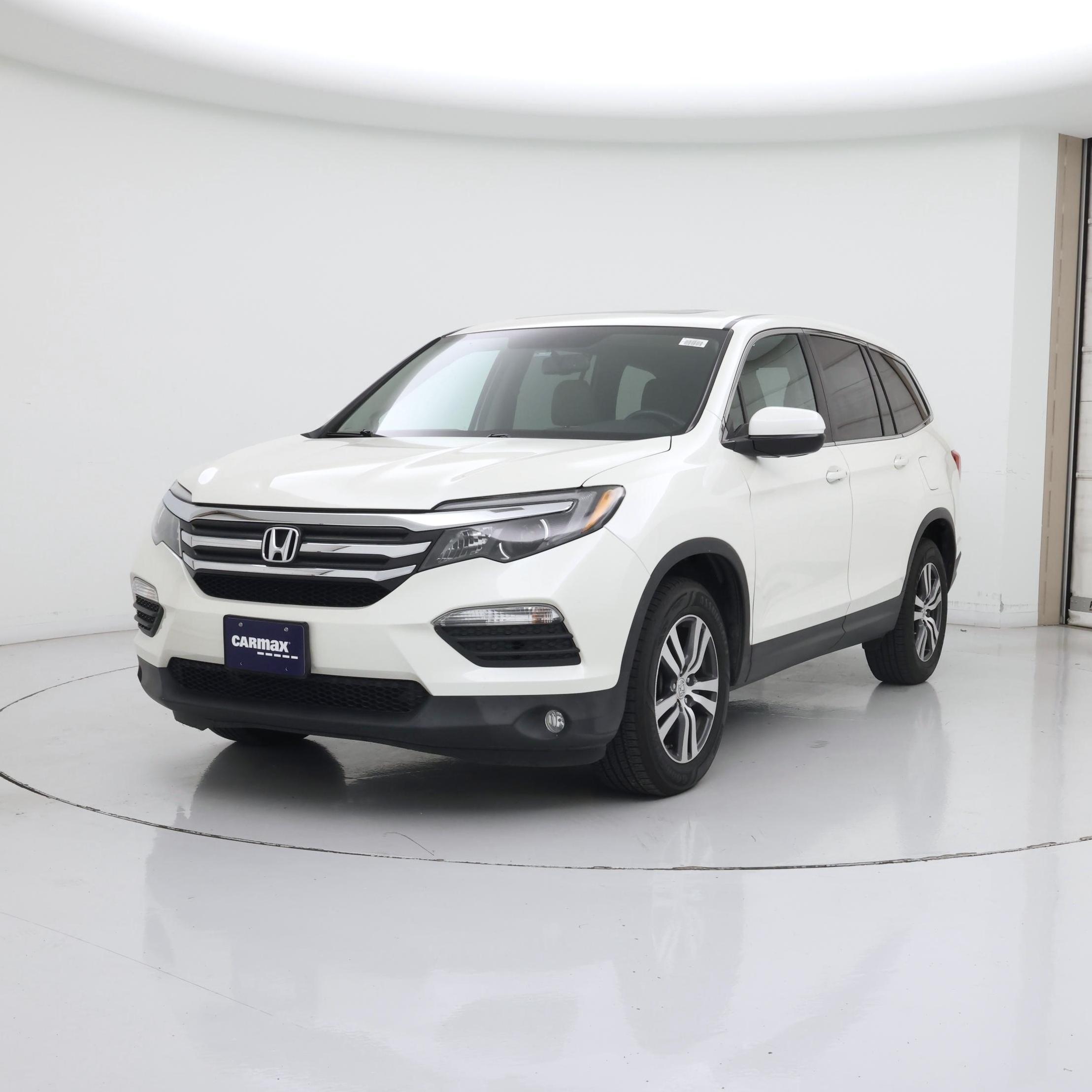 Thumbnail: 2017 Honda Pilot - 4
