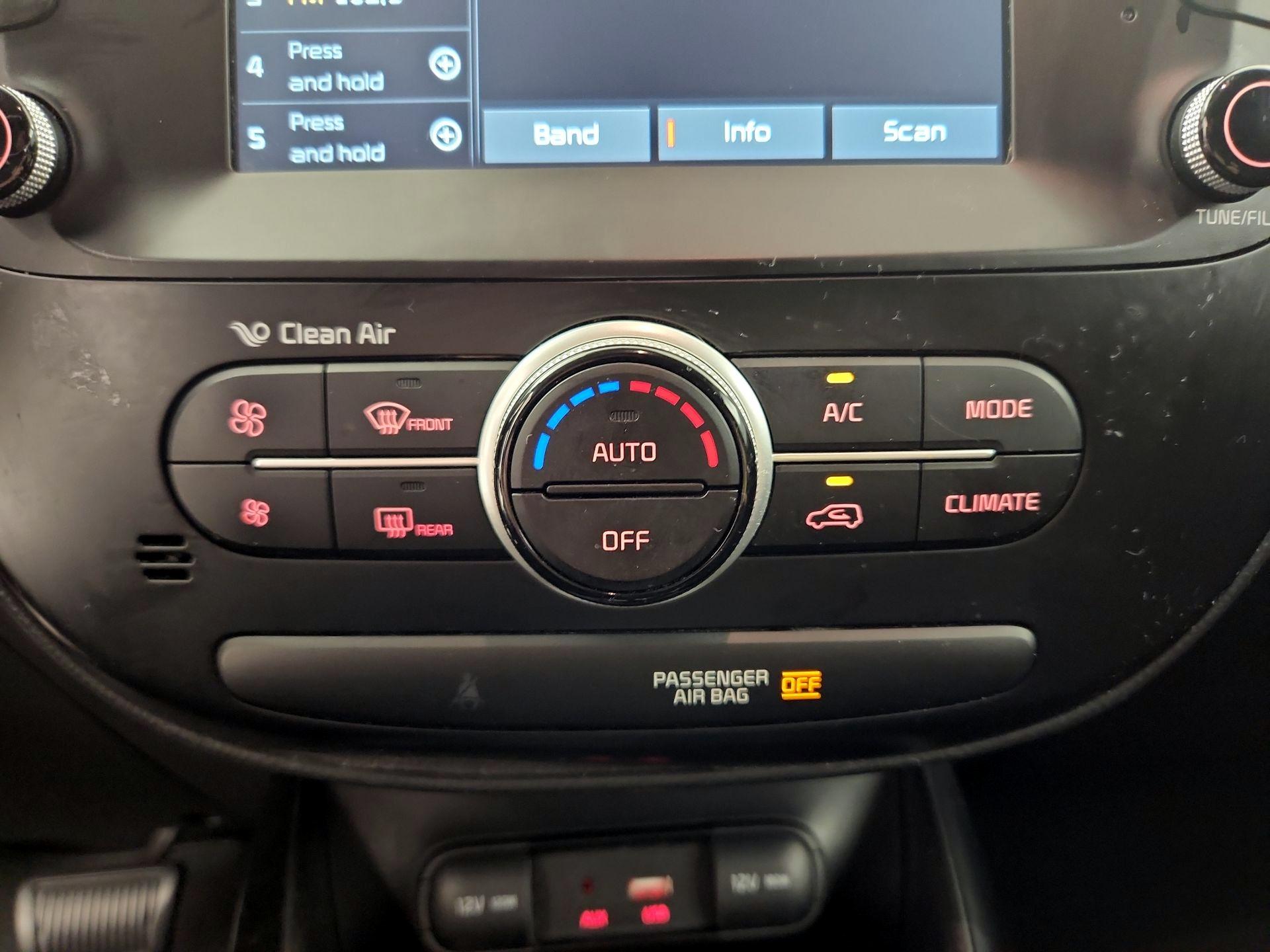 Thumbnail: 2018 Kia Soul - 16