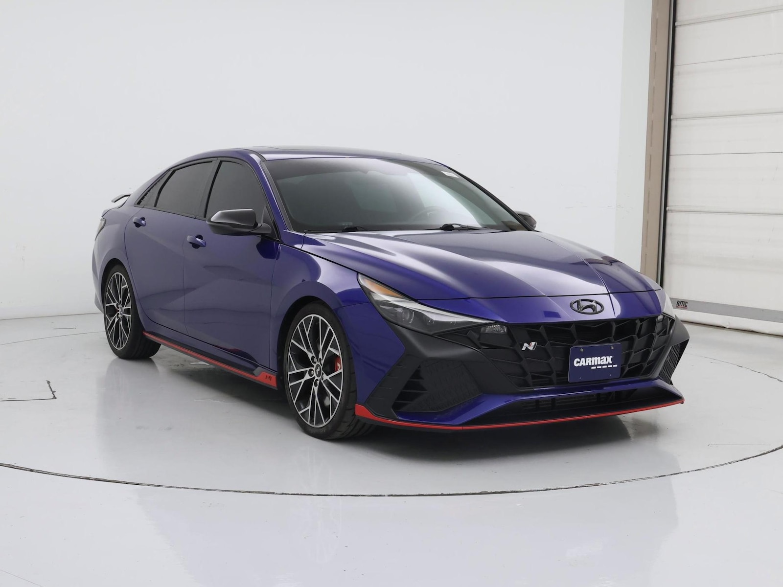 2022 Hyundai Elantra N - Photo 2