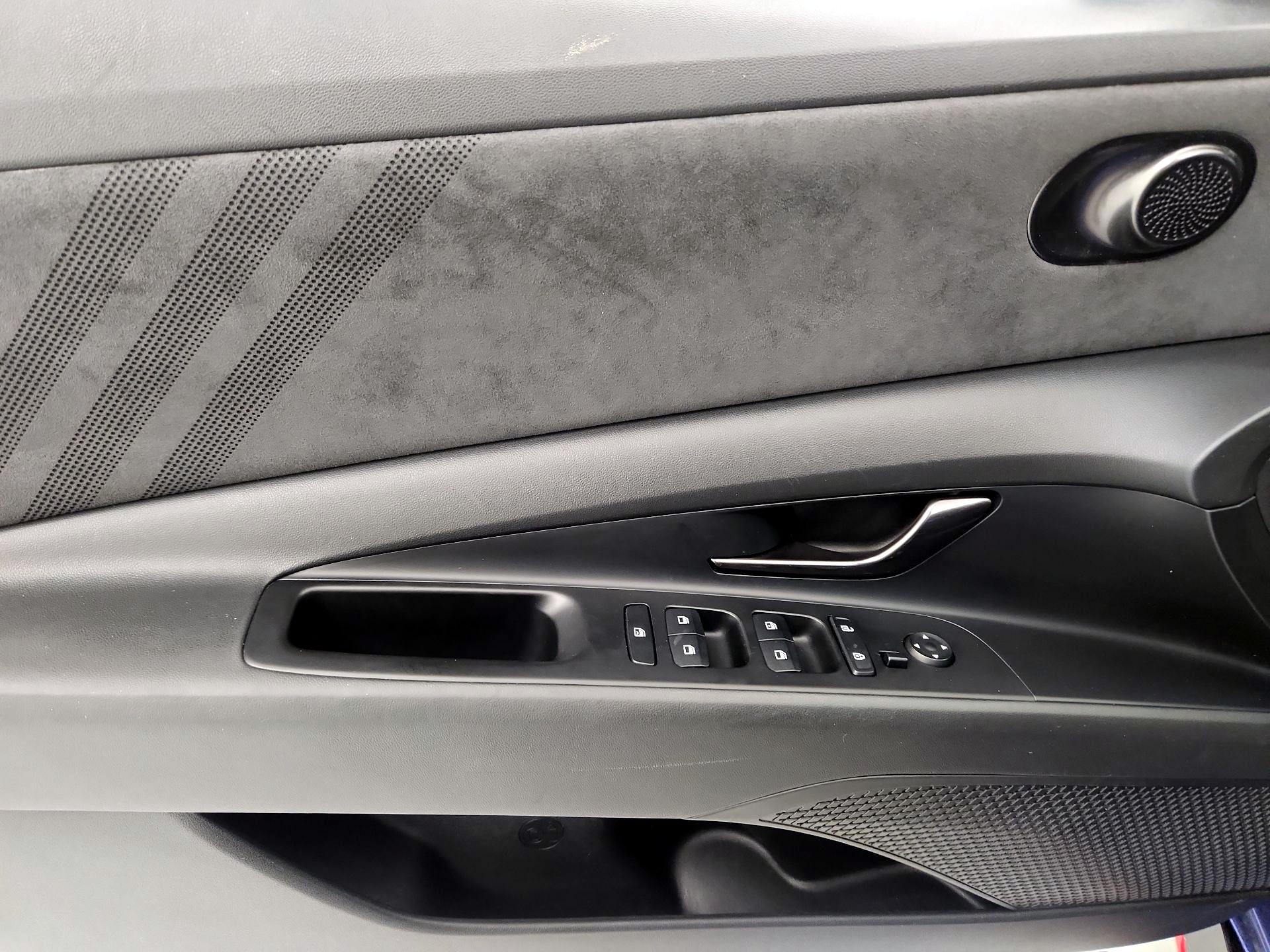 Thumbnail: 2022 Hyundai Elantra - 12